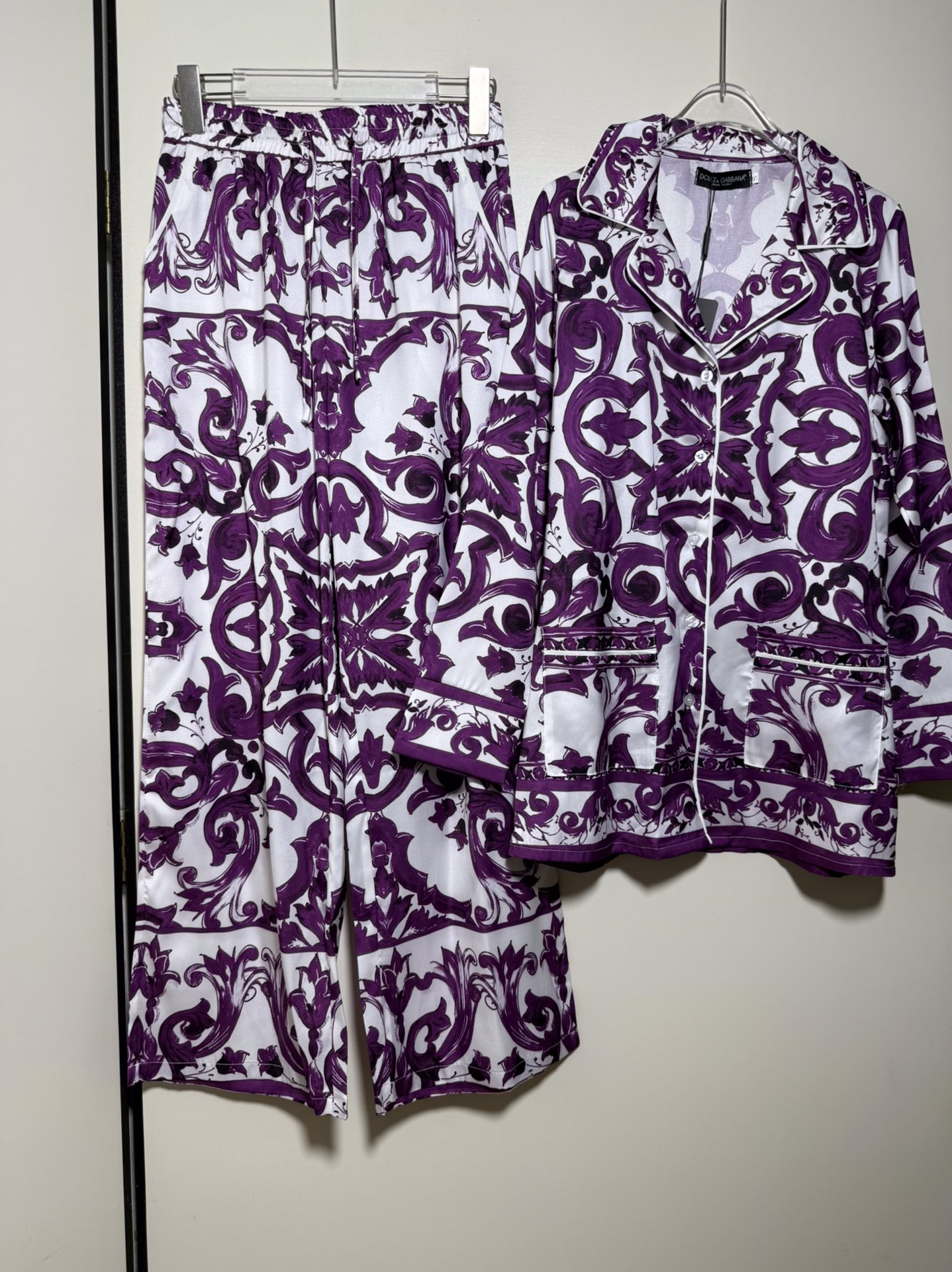 High-End Women’s Clothes Set with New Purple Pyjamas Suit for Ms. DG Dugarbana - 图片 4