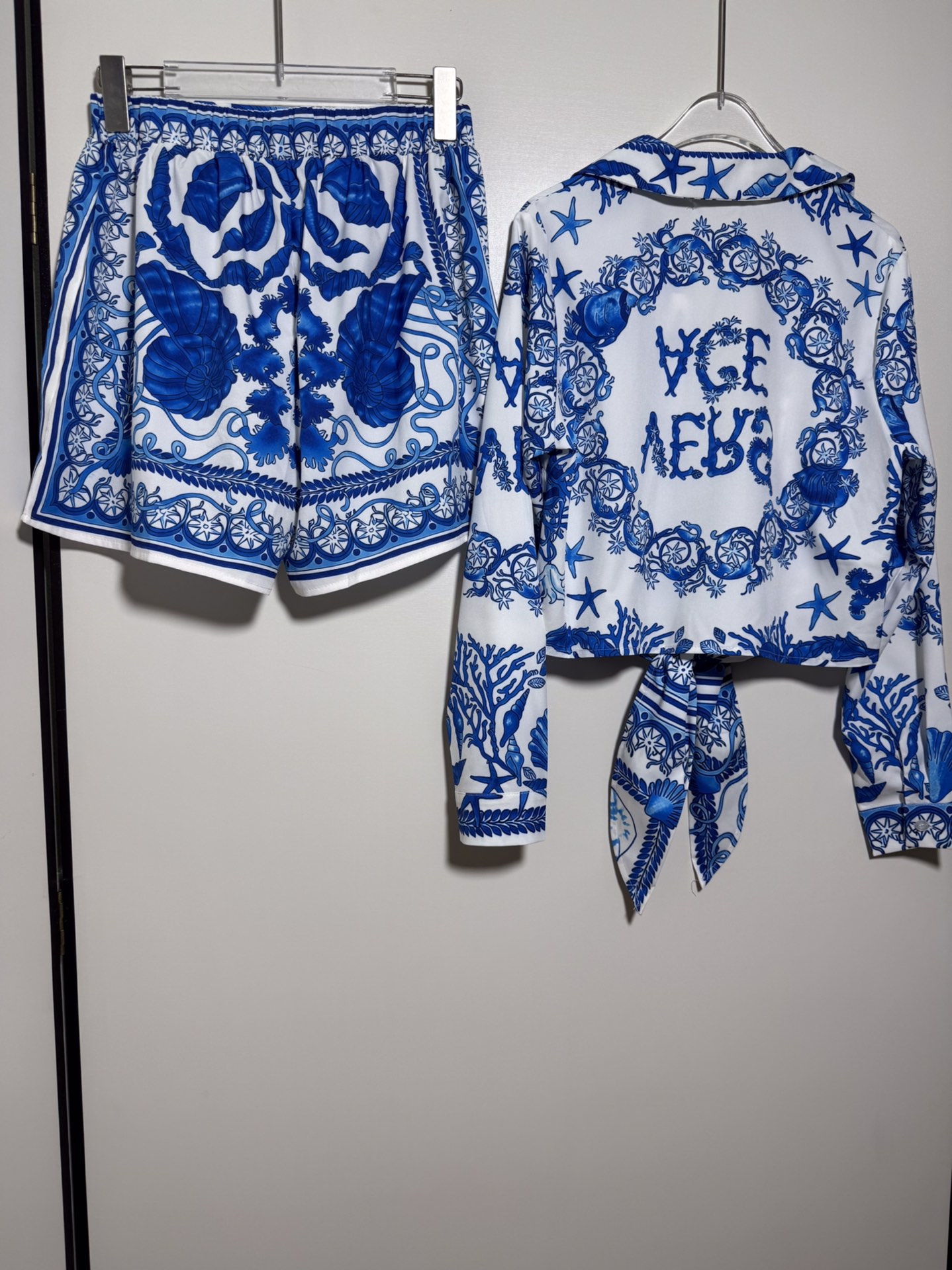 High-Quality Women’s Clothing Sets with Versace/Franch Chests Packaging. Ocean World Theme. Sizes SMLXL. - 图片 3