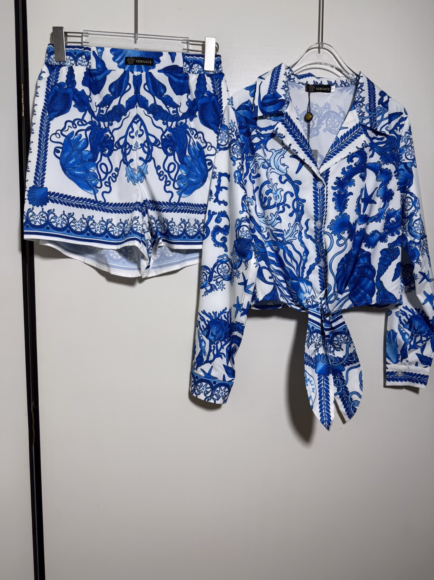 High-Quality Women’s Clothing Sets with Versace/Franch Chests Packaging. Ocean World Theme. Sizes SMLXL. - 图片 2