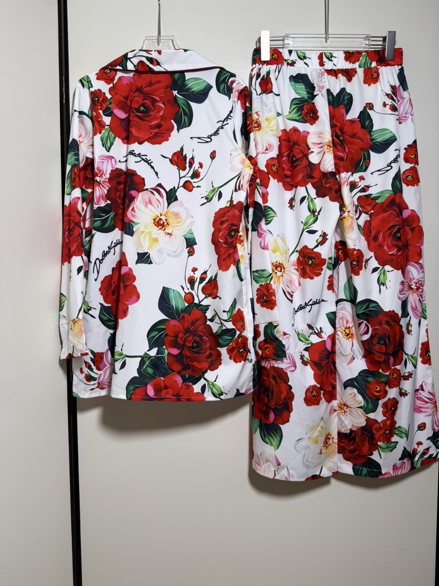 High-End Women’s Clothes Sets: Dolce & Gabbana Dugarbana Pyjamas with Rose Print - 图片 6