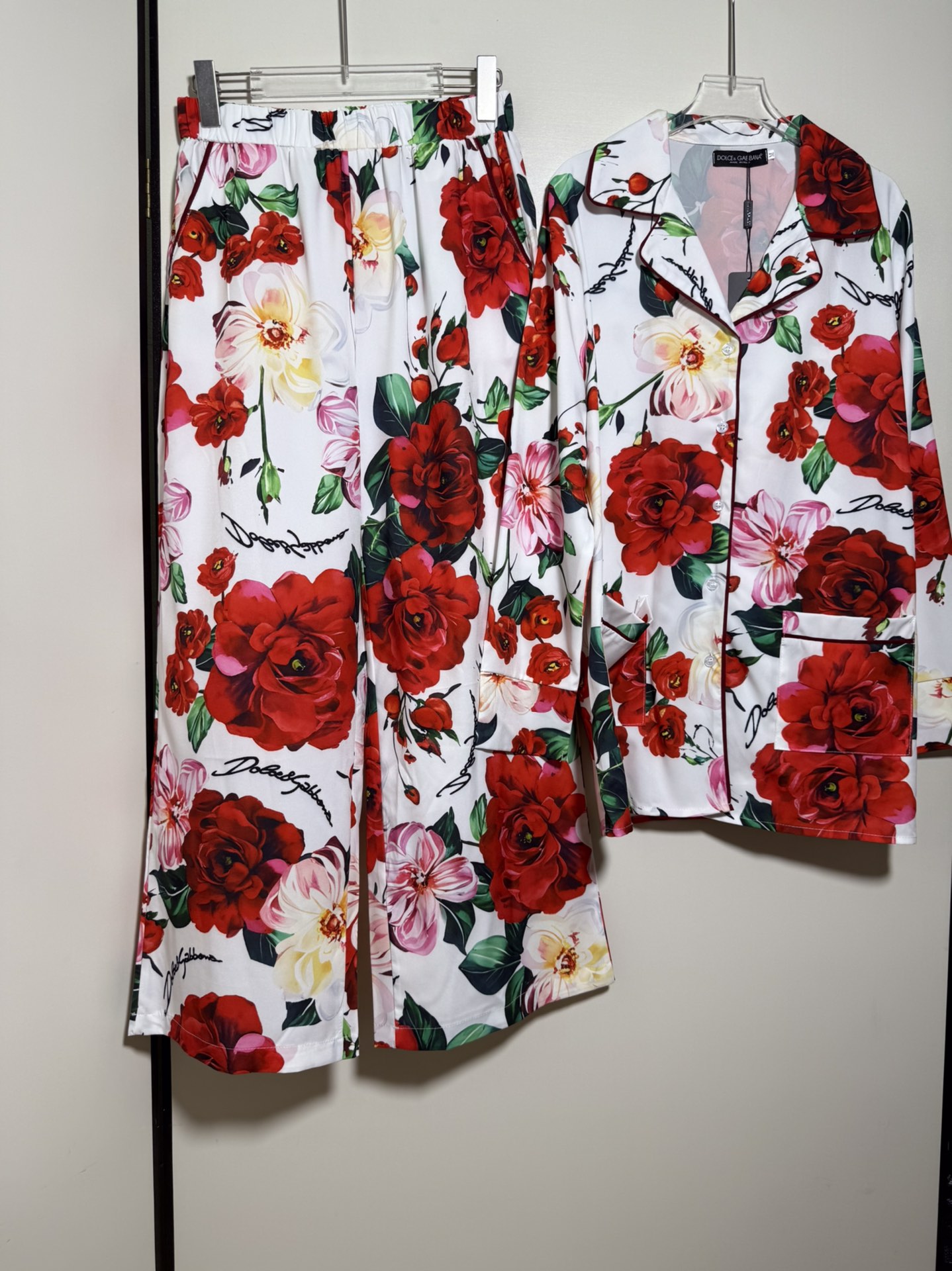 High-End Women’s Clothes Sets: Dolce & Gabbana Dugarbana Pyjamas with Rose Print - 图片 4
