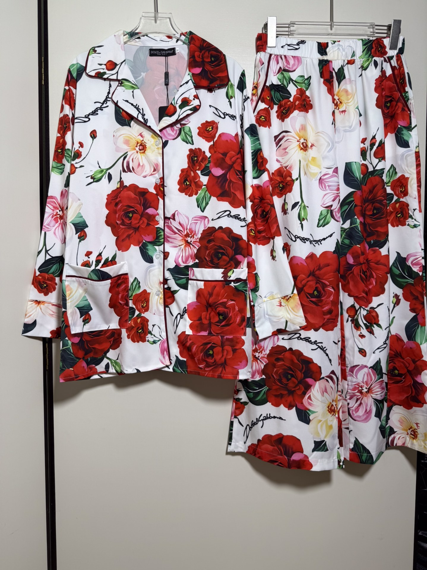 High-End Women’s Clothes Sets: Dolce & Gabbana Dugarbana Pyjamas with Rose Print - 图片 3
