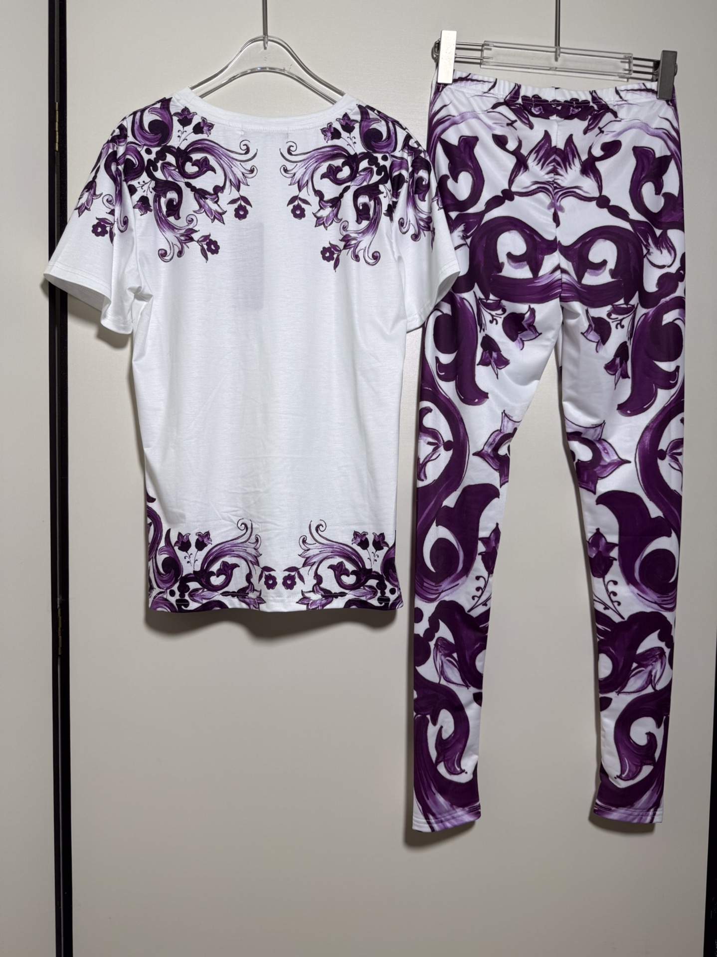 “High-End Quality Women’s Clothing Set with D&G/DUKABANA Package in Purple SMLXL” - 图片 3