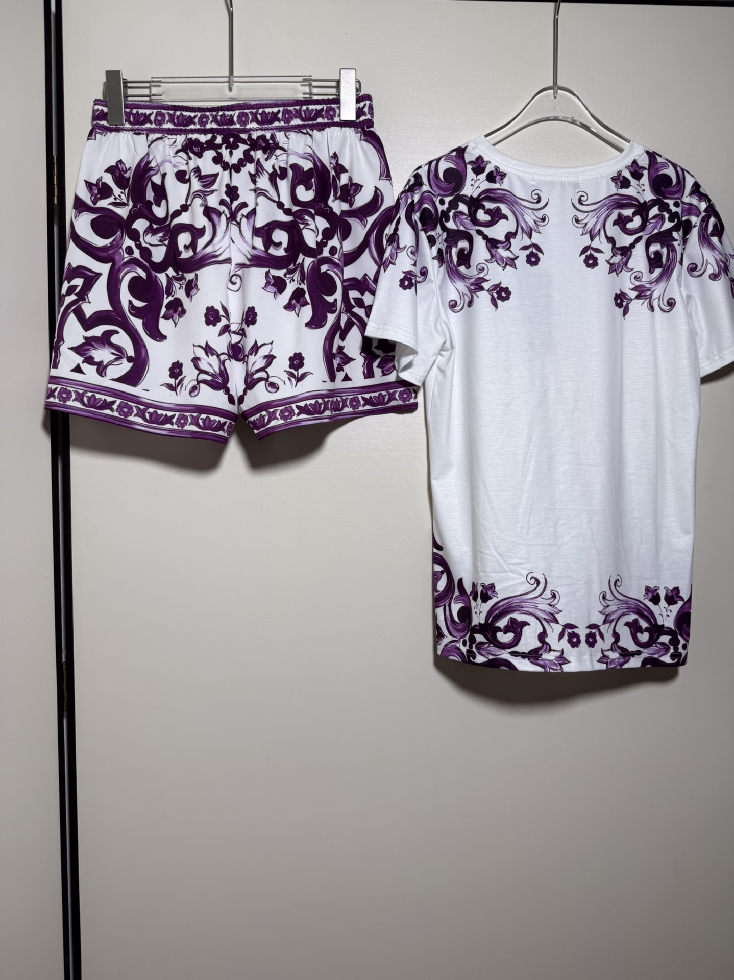 High-End Quality Women’s Clothes Set with D&G and Ms. Dugarbana Package: Sizes SMLXL - 图片 3