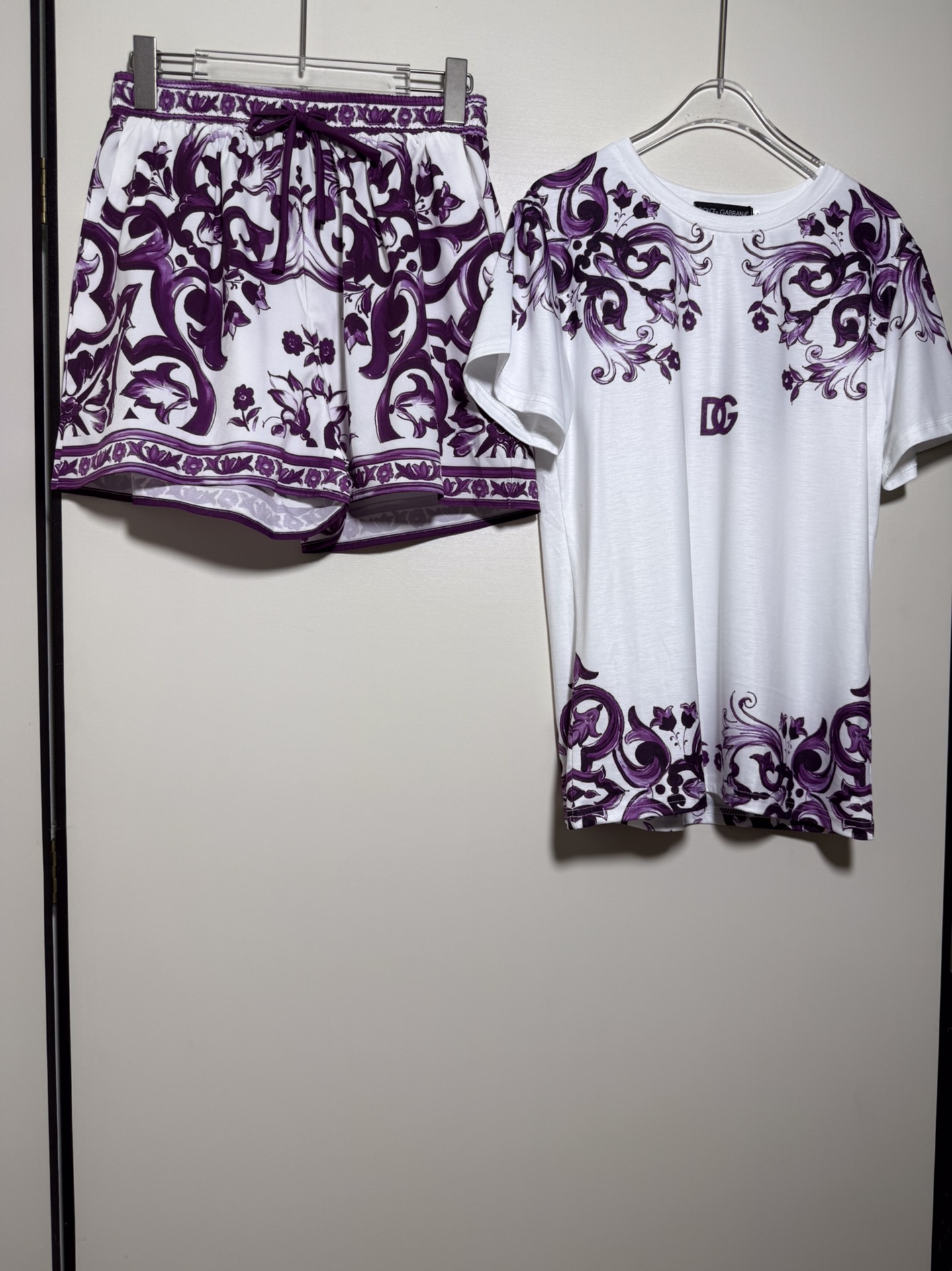 High-End Quality Women’s Clothes Set with D&G and Ms. Dugarbana Package: Sizes SMLXL - 图片 2