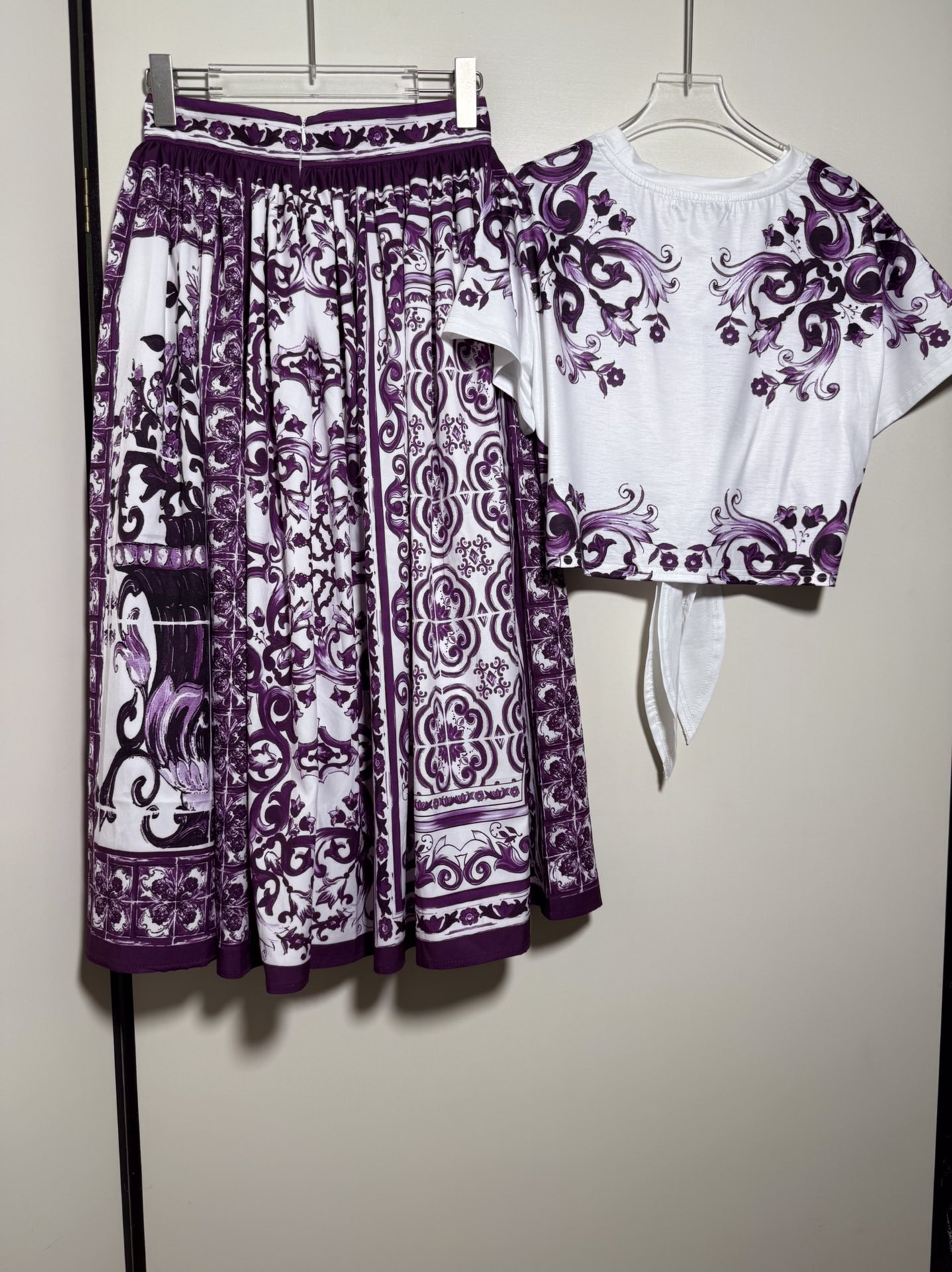 High-End Quality Women’s Clothing Set: D&G/Dougabana Package in Purple, Sizes SMLXL - 图片 4