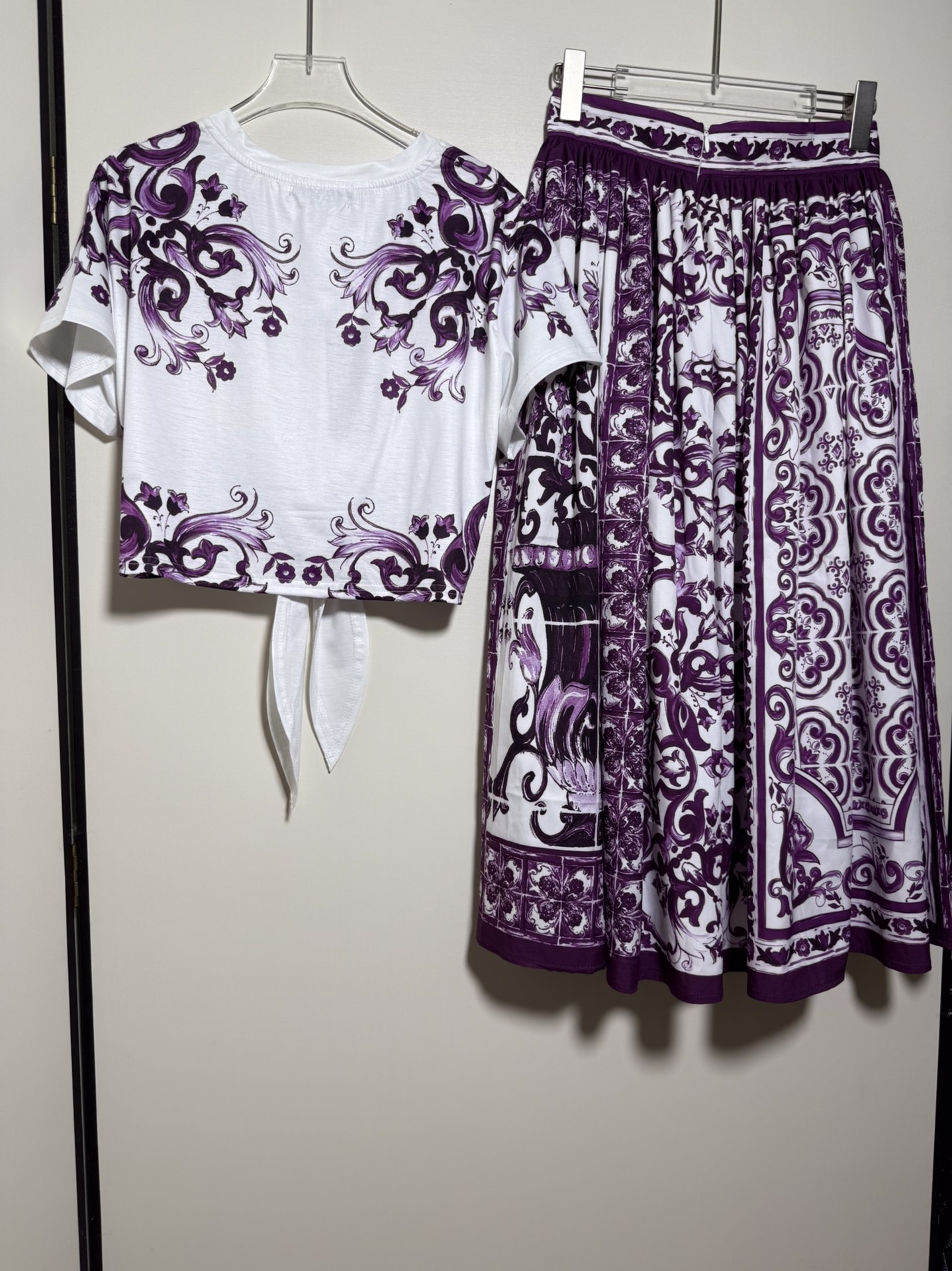 High-End Quality Women’s Clothing Set: D&G/Dougabana Package in Purple, Sizes SMLXL - 图片 3
