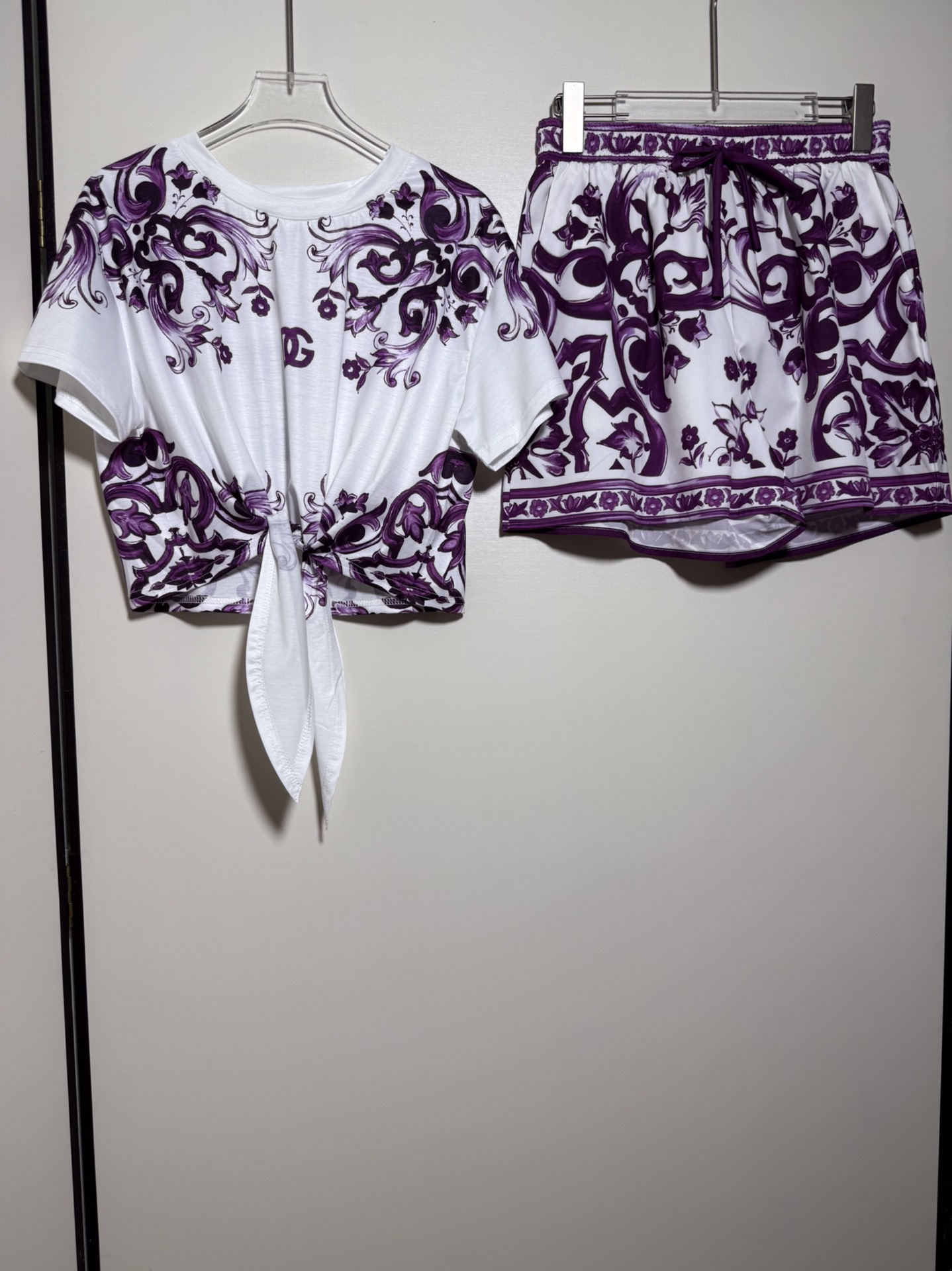 High-End Quality Women’s Clothing Sets by D&G/Dolce & Gabbana – SMLXL - 图片 1