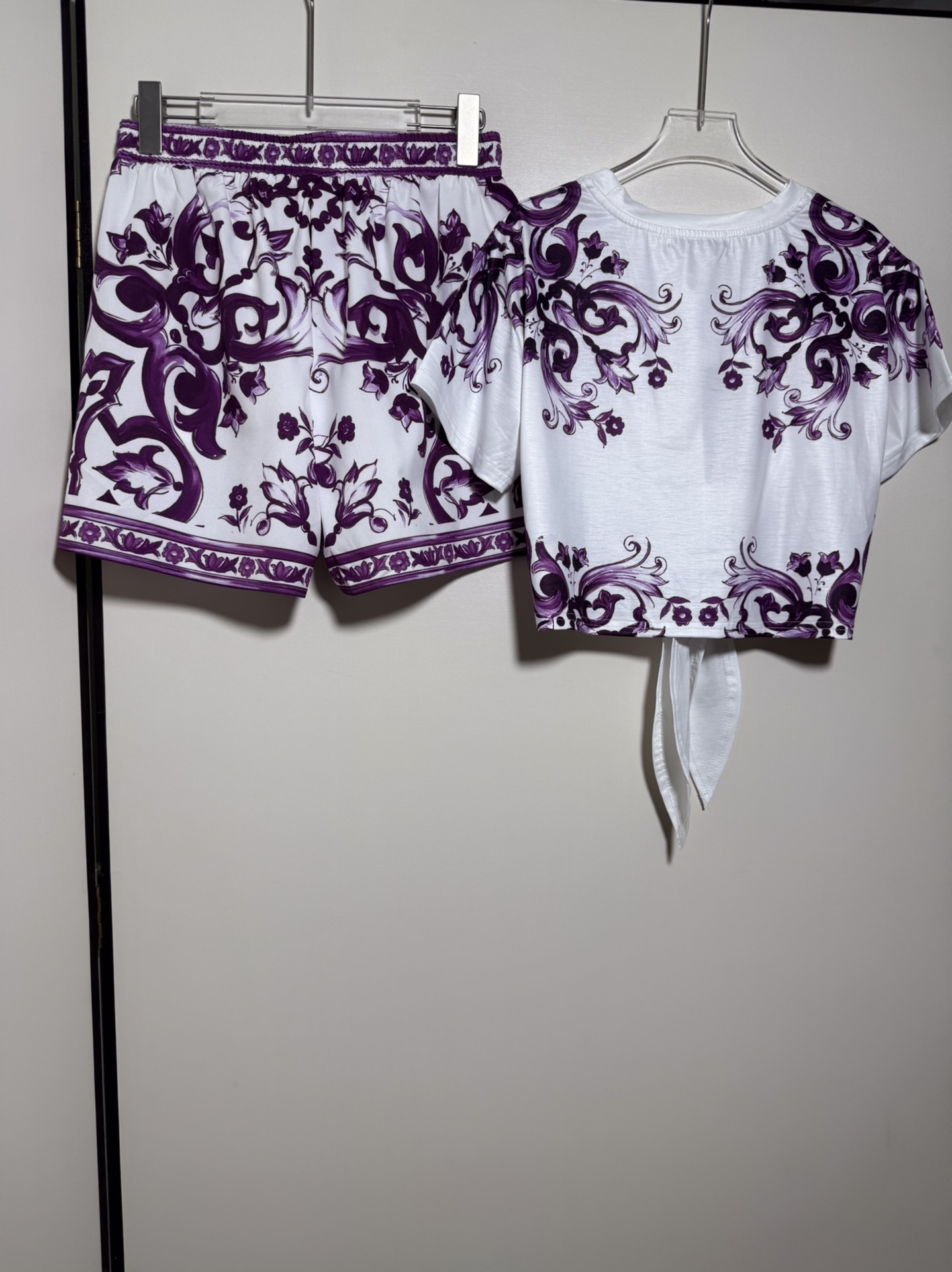 High-End Quality Women’s Clothing Sets by D&G/Dolce & Gabbana – SMLXL - 图片 2