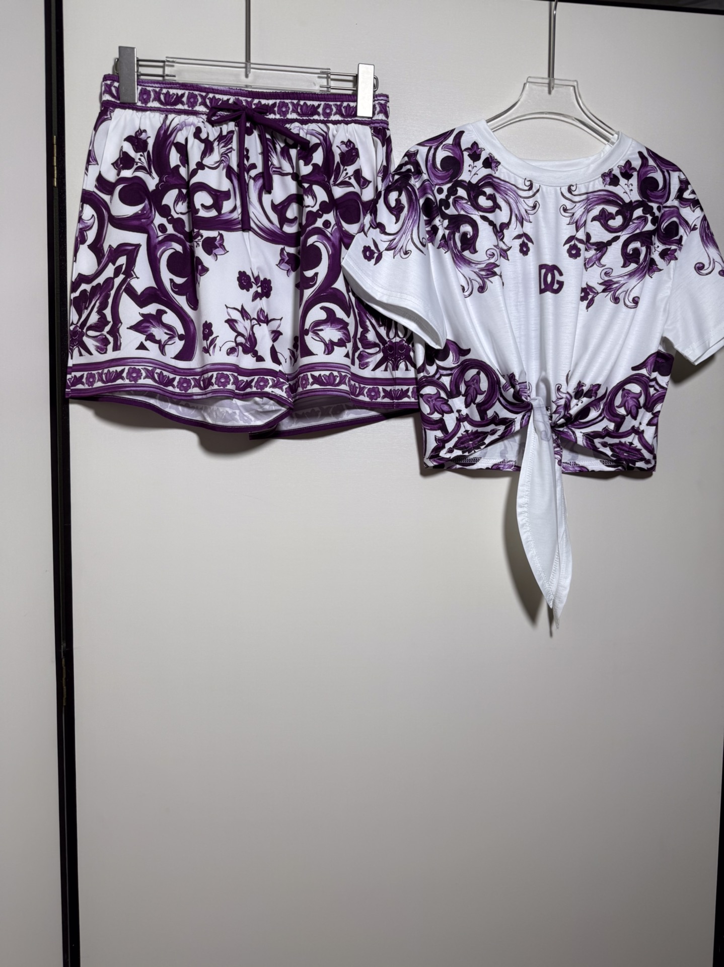 High-End Quality Women’s Clothing Sets by D&G/Dolce & Gabbana – SMLXL - 图片 3
