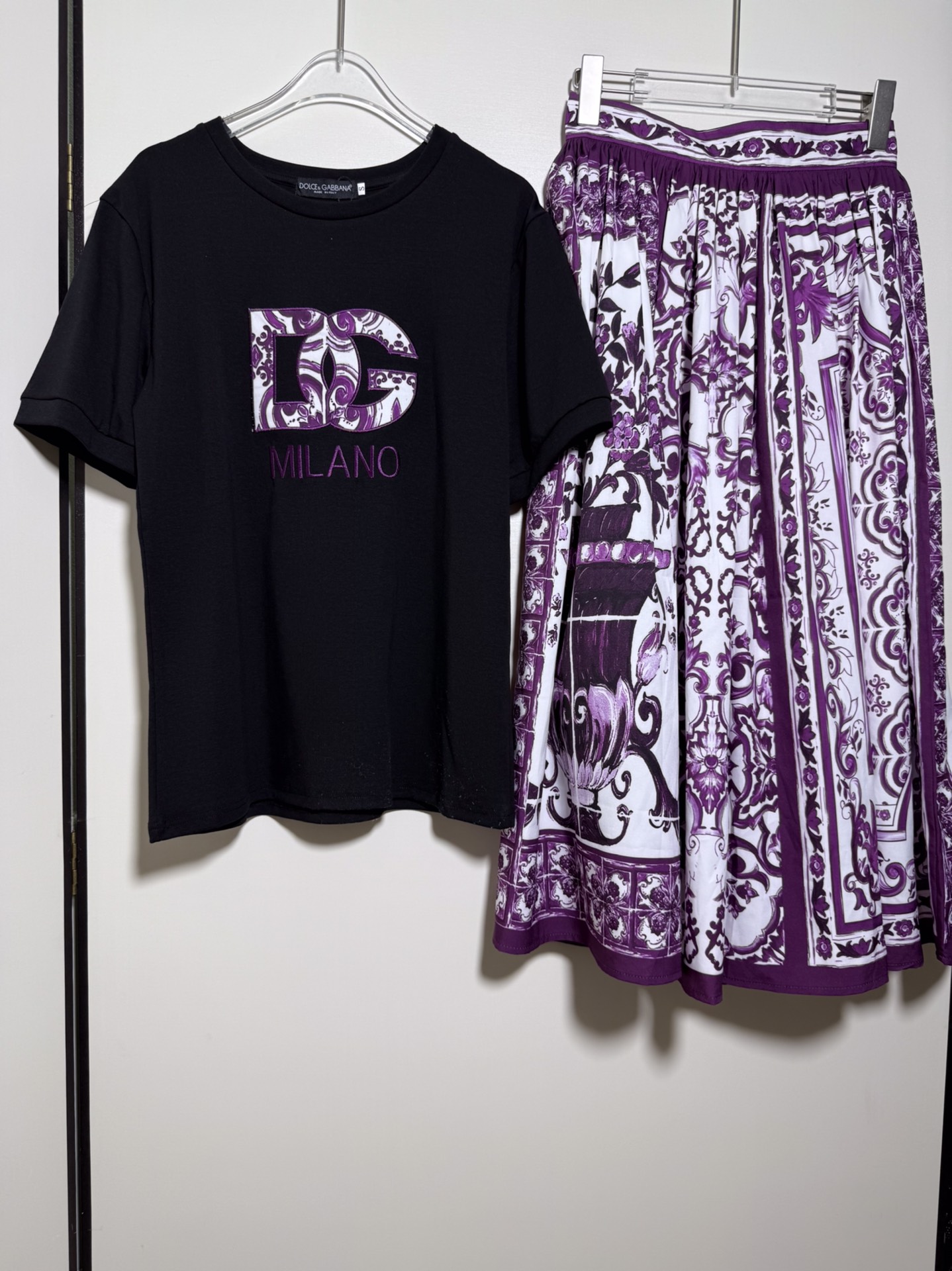High-End Women’s Clothing Sets Featuring D&G/Dougabana Logo T-Shirt and Dress. Sizes SMLXL.