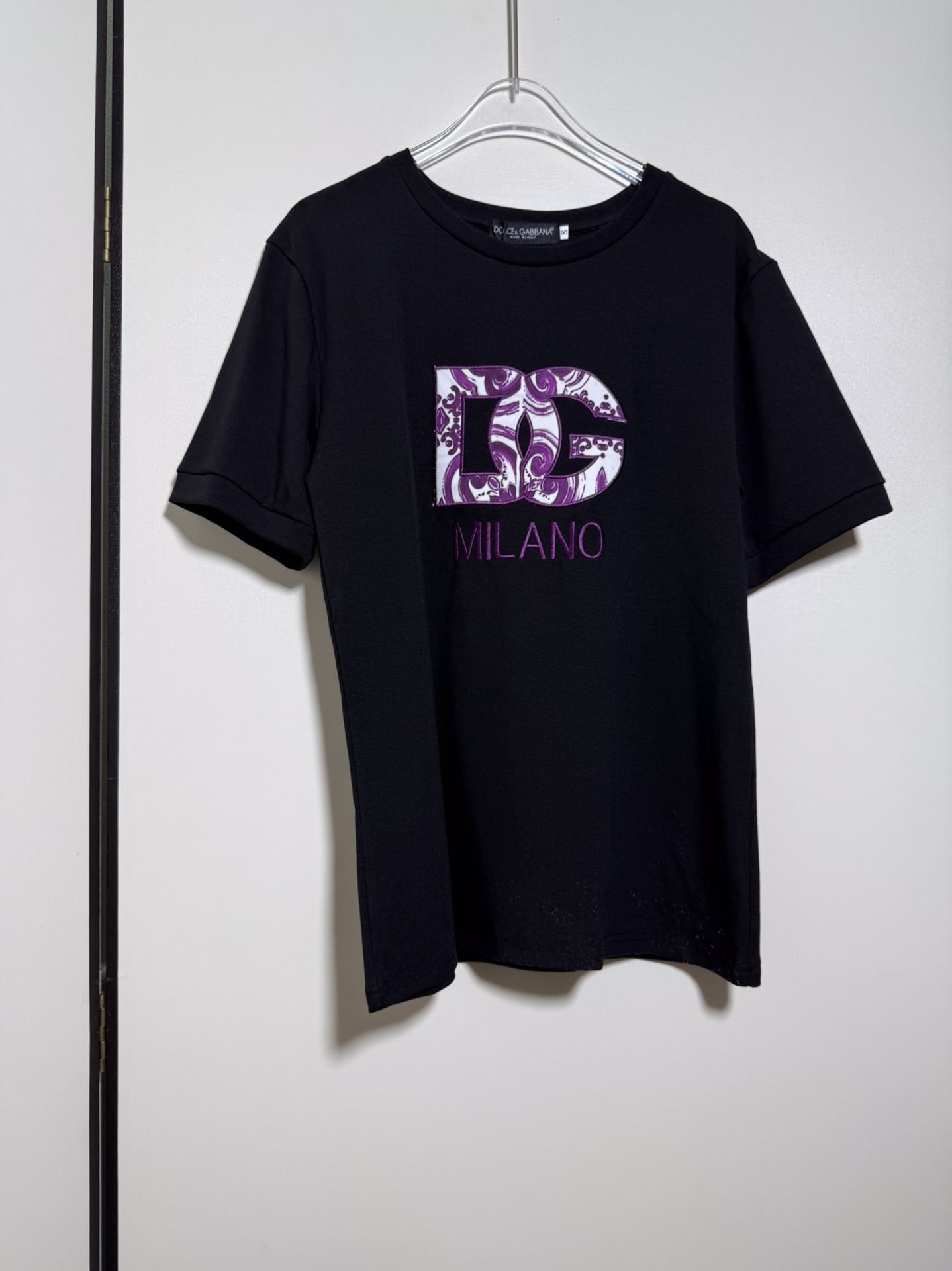 High-End Women’s Clothing Sets with Abbreviated Logo by D&G/Dougabana: T-Shirts and Pants in Various Sizes. - 图片 4