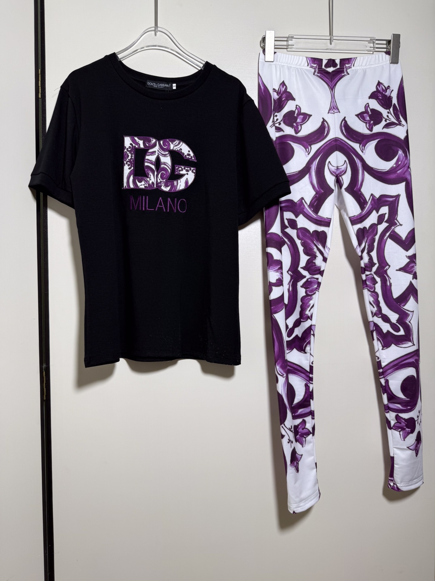 High-End Women’s Clothing Sets with Abbreviated Logo by D&G/Dougabana: T-Shirts and Pants in Various Sizes.