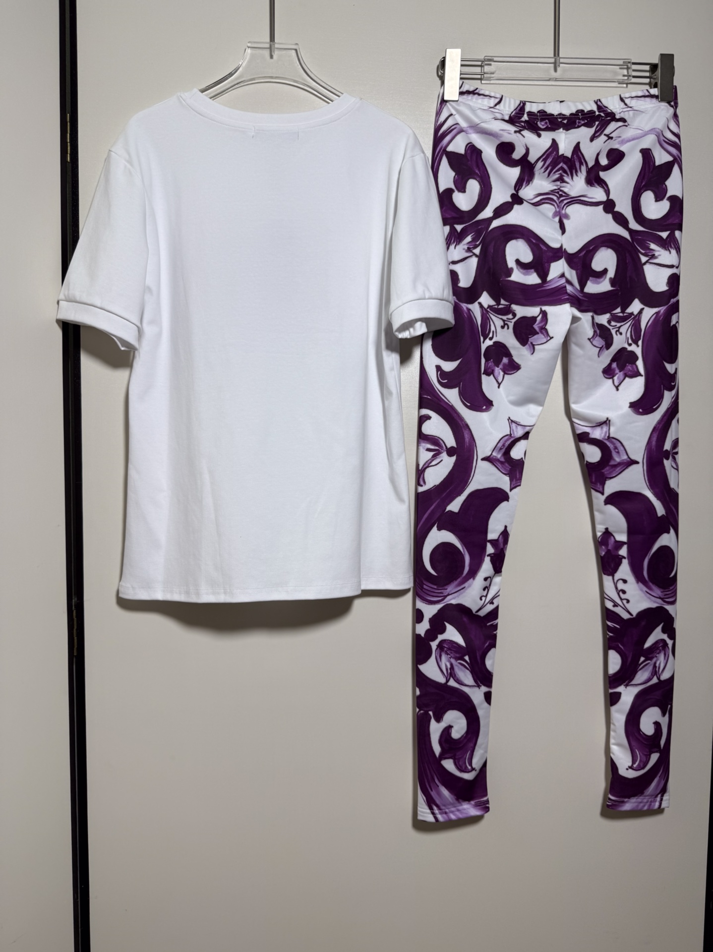 High-End Quality Women’s Clothing Sets with Abbreviated Logo by D&G/Dolce & Gabbana - 图片 3