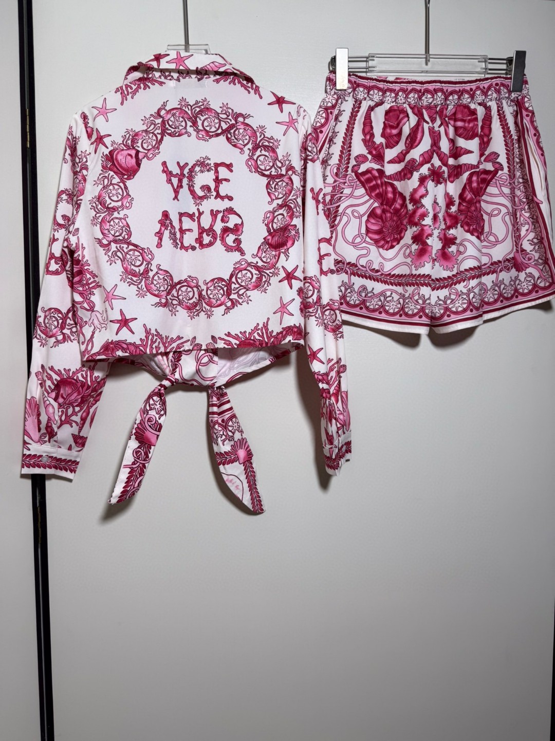 High-Quality Women’s Versace/Franch Chests Series: Sea Conch & Starfish Theme Apparel Set - 图片 3