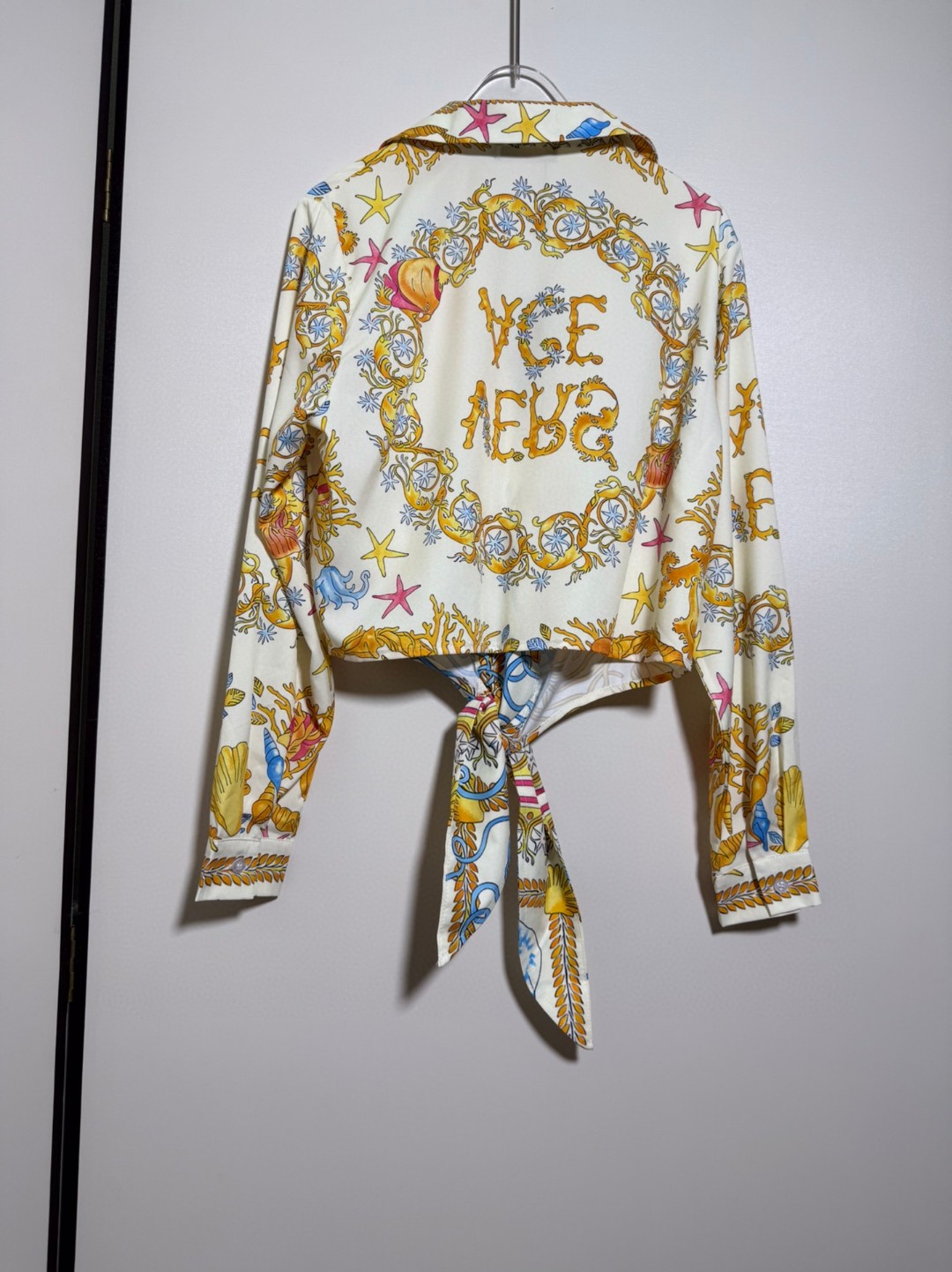 High-Quality Women’s Clothes Set with Versace Packaging and Sea World Theme Shorts - 图片 7