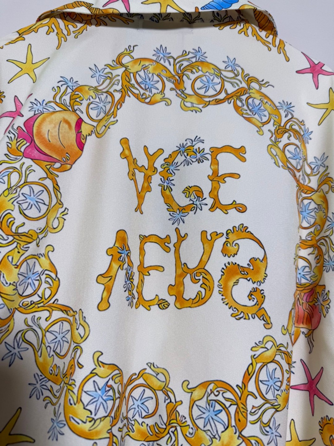 High-Quality Women’s Clothes Set with Versace Packaging and Sea World Theme Shorts - 图片 9