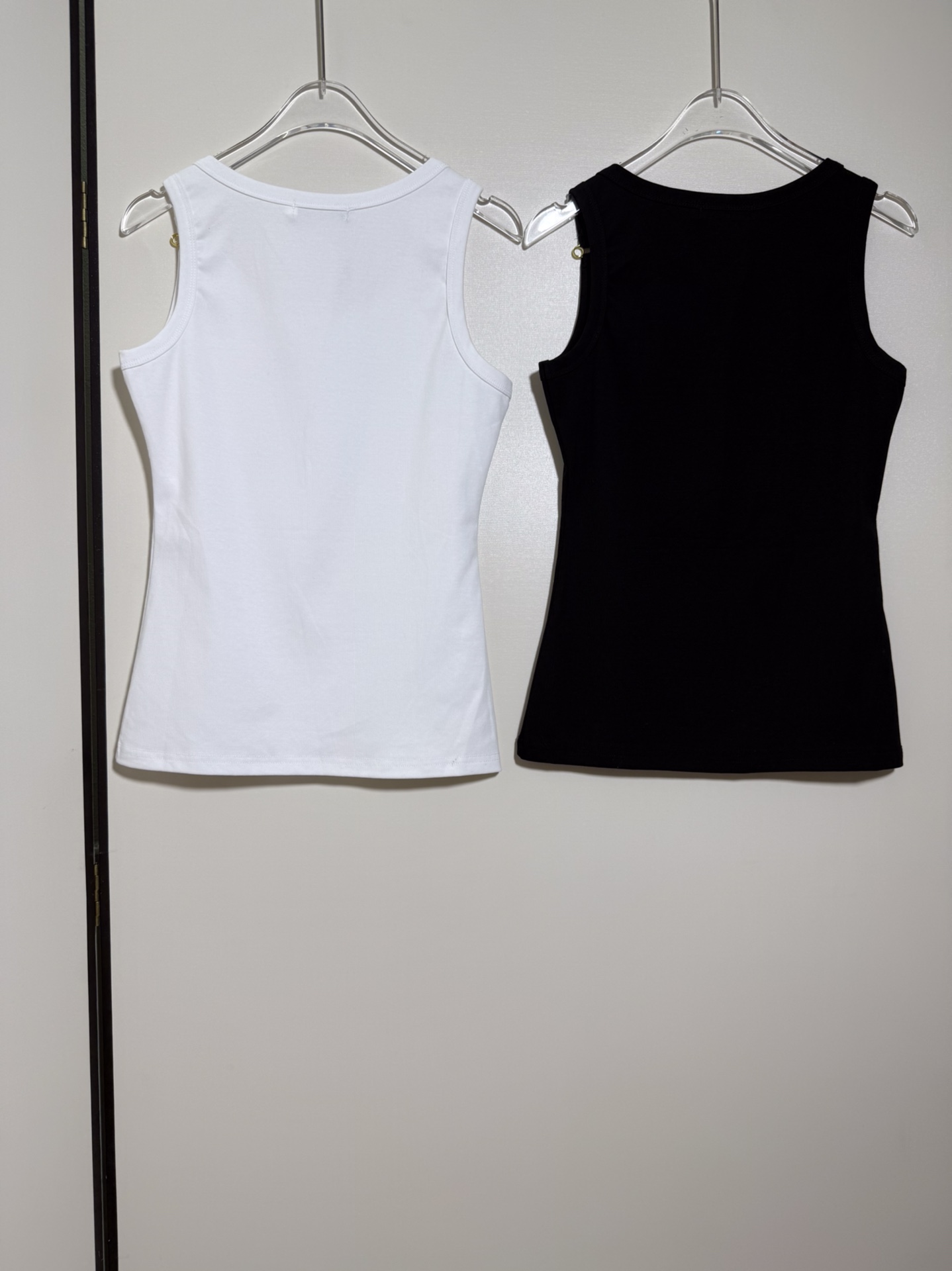 High-End Women’s Clothing: Versace/Phanschet Vest Belts with Metal Ink Detail, Sizes SMLXL - 图片 3