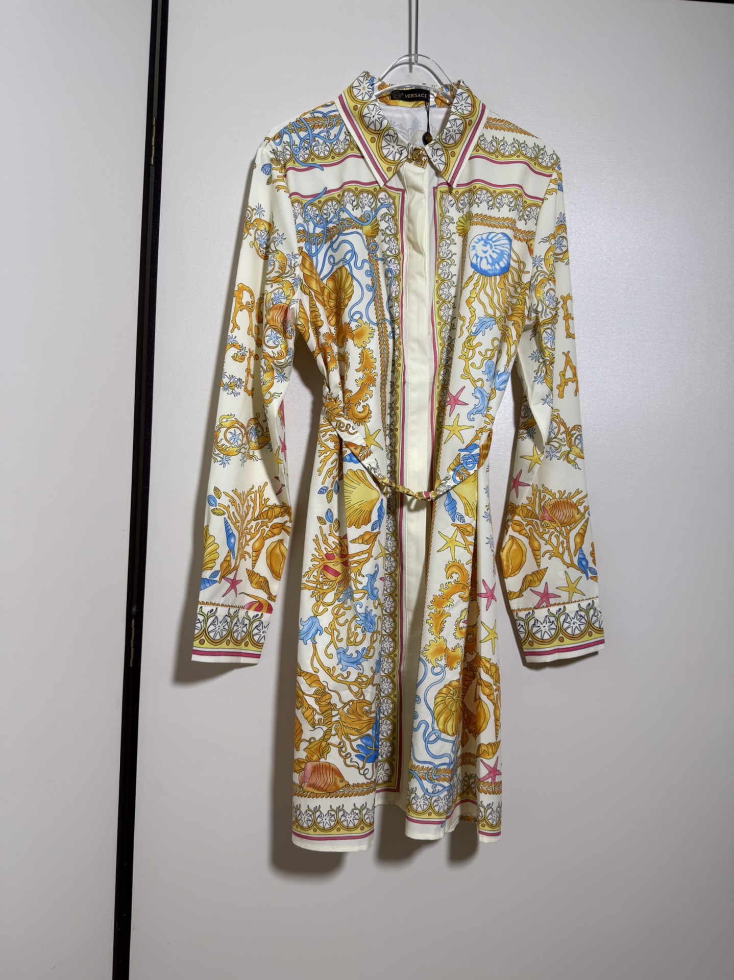 Luxury Women’s Clothing: Versace/Franch Chest Packaging, Yellow Seashells Design, Short Sleeve Shirt - 图片 1