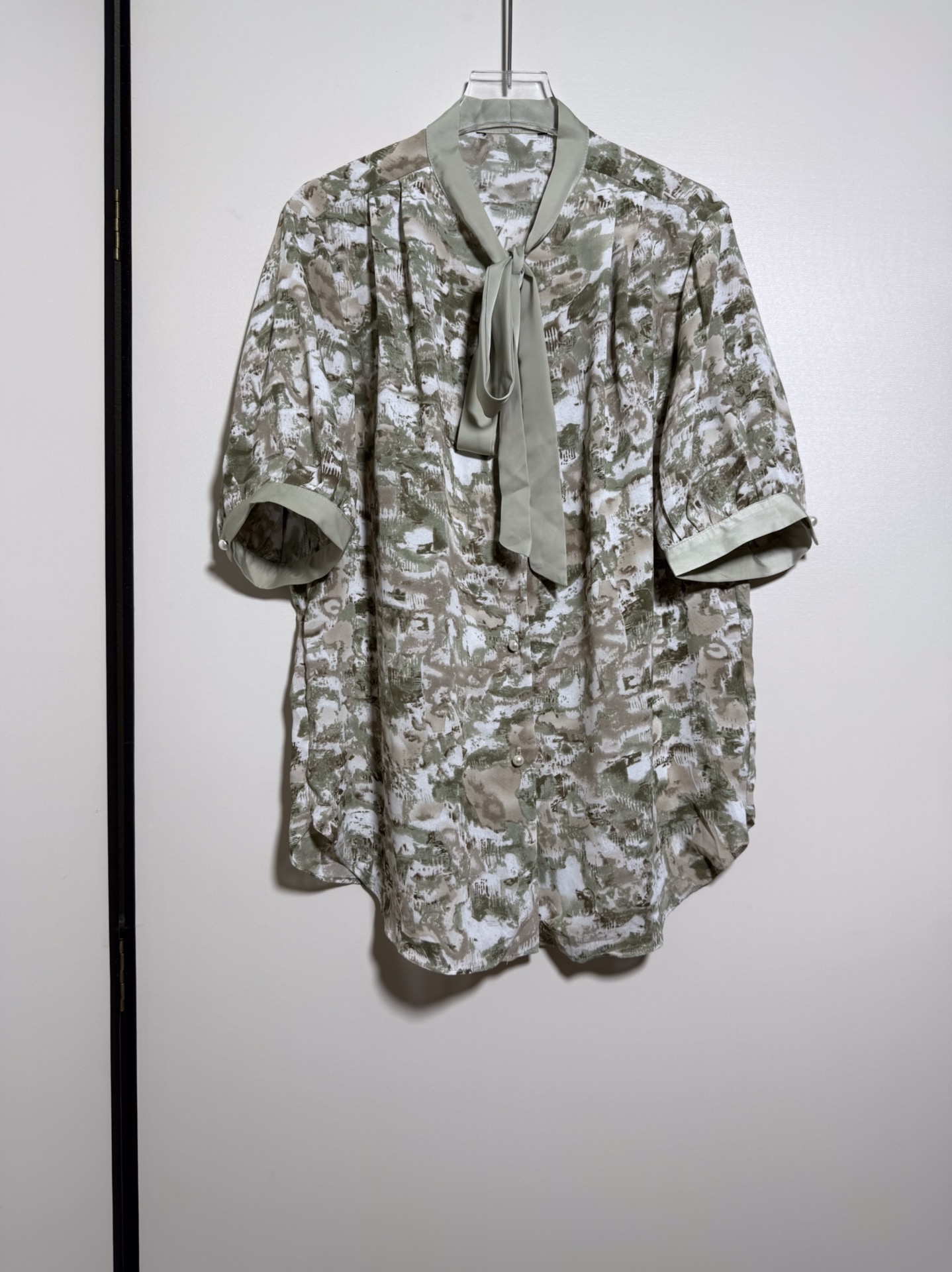 “Shop High Quality Women’s Clothes at V Home Featuring New Zeng Zeng Zhen Collection”