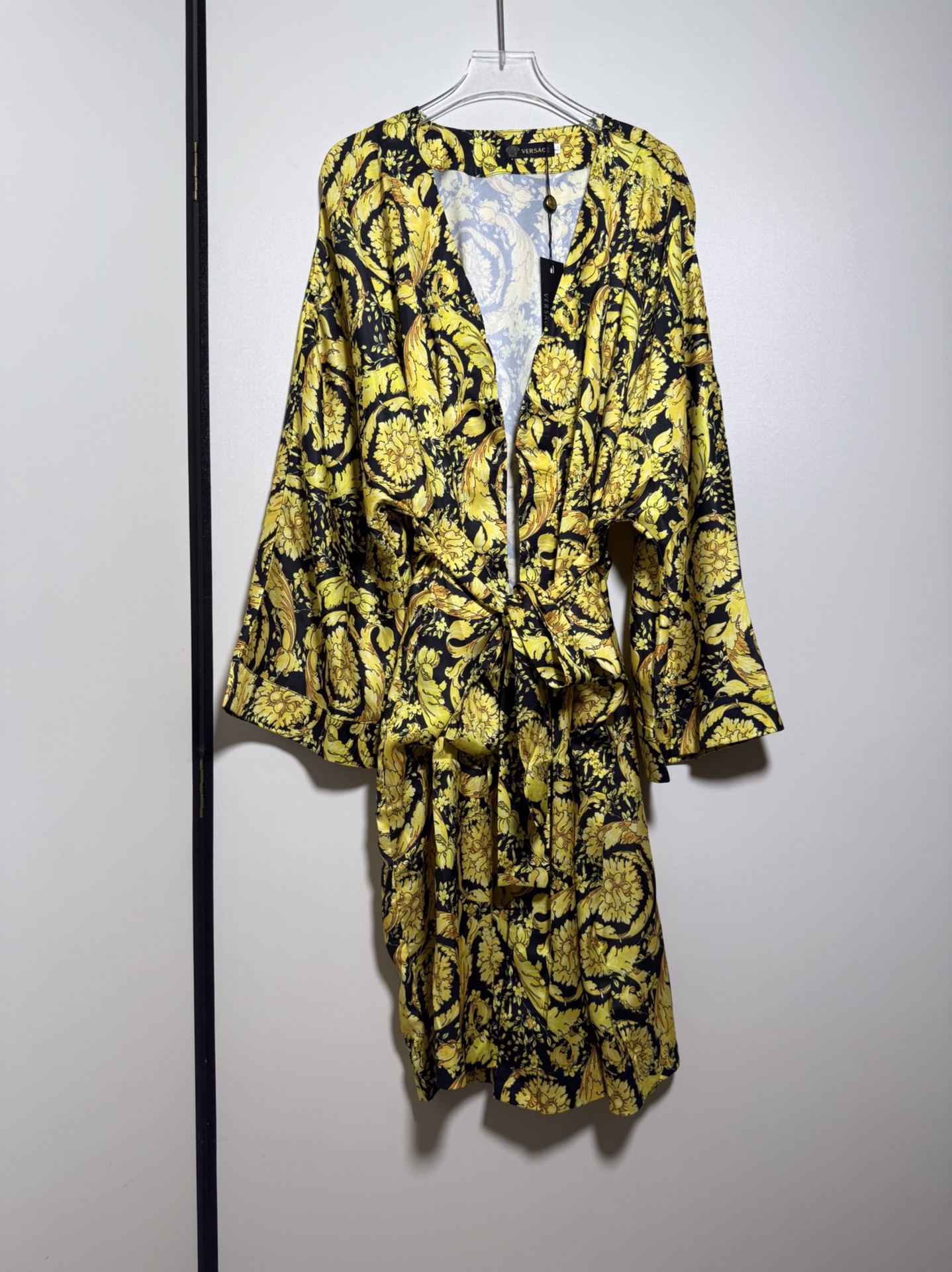 “High-end Women’s Clothing: Versace/Franch Collection with Barlock Belt and Sexy Pyjamas”