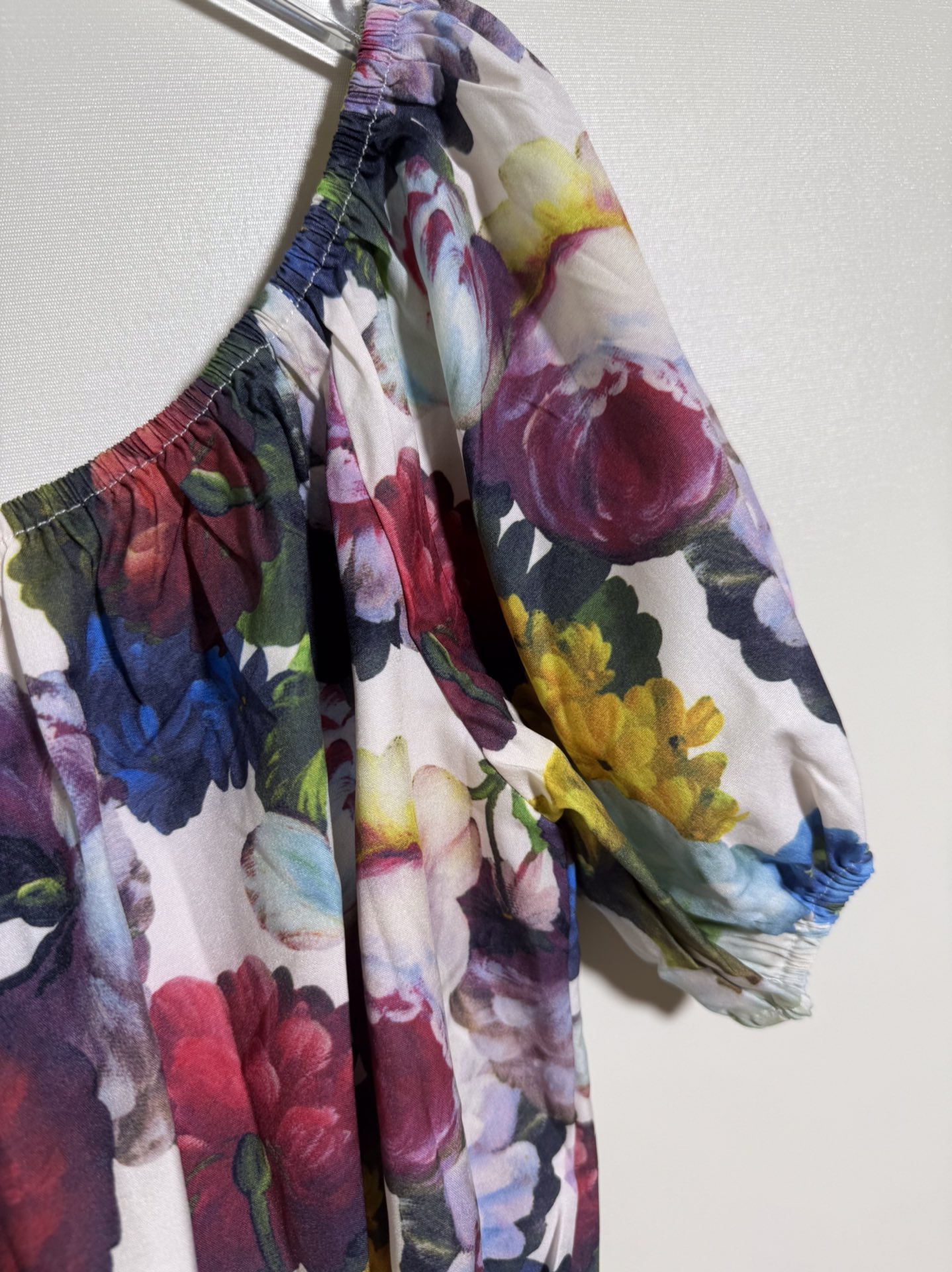 High-end Dolce & Gabbana Women’s Clothing with Sicilian Flair and Packaging in Various Sizes - 图片 9