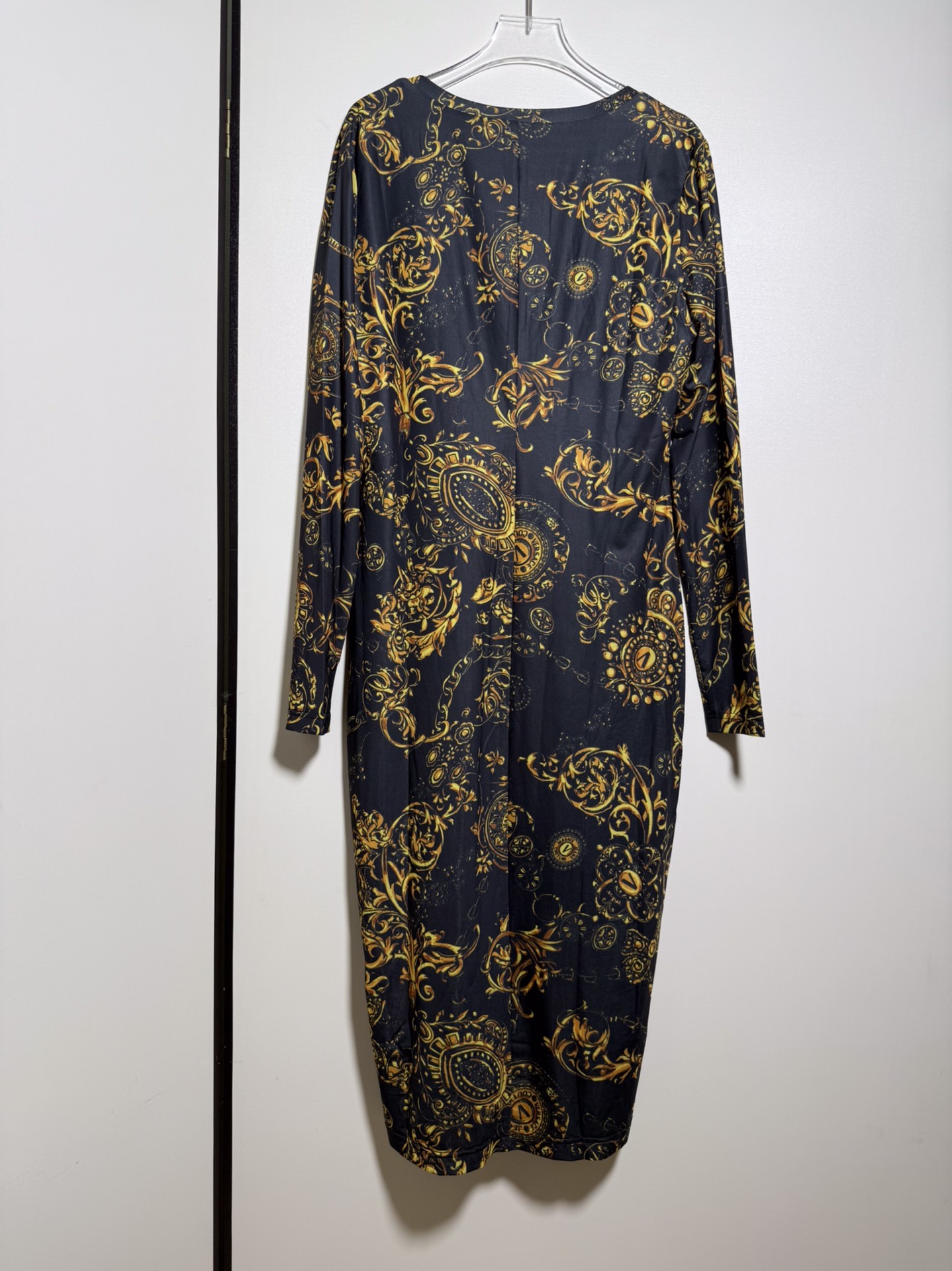 High-end Versace Black and Gold Barlock’s Pocket Designer Women’s Dress Summary - 图片 2