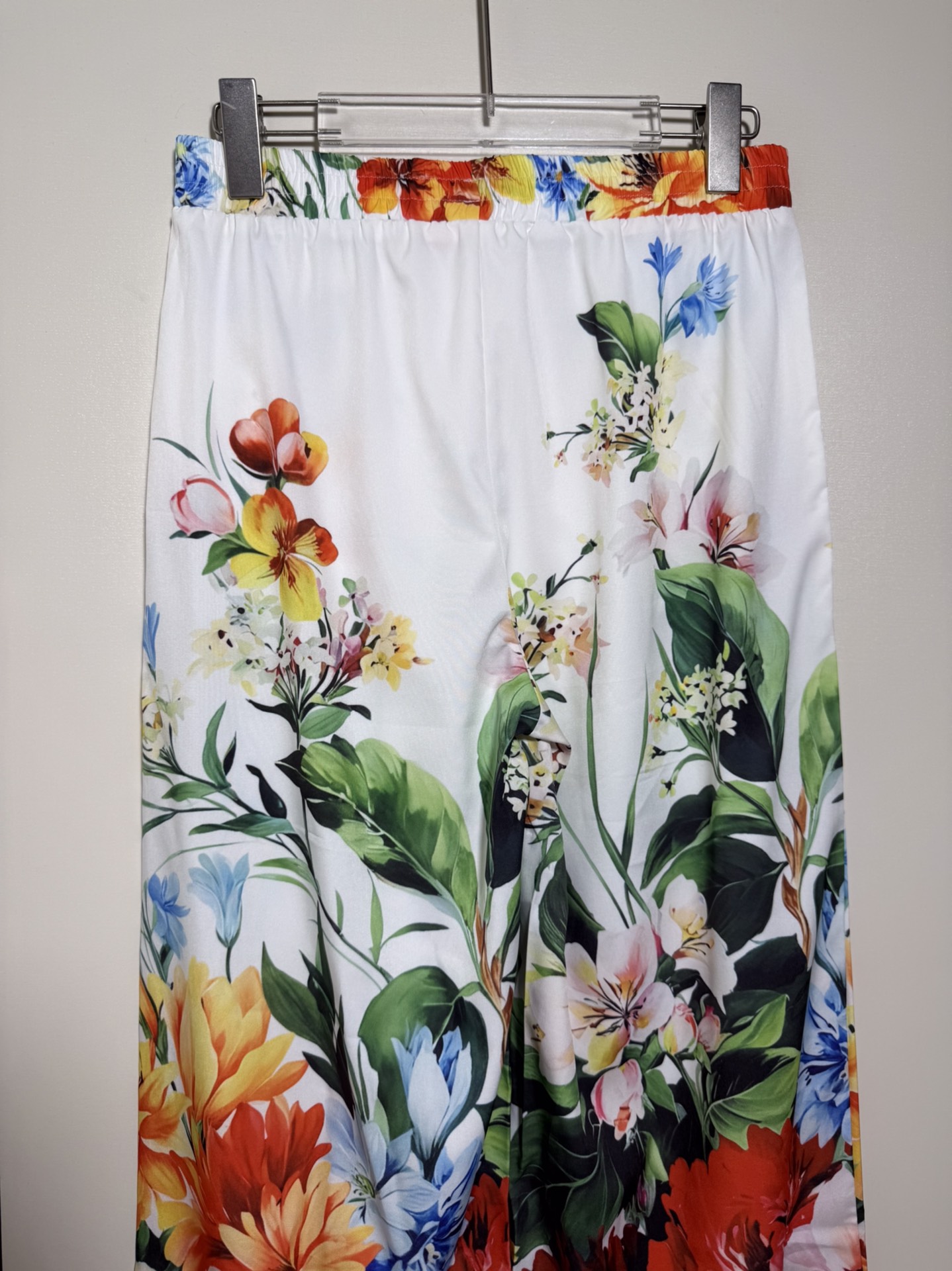 Luxury Women’s Clothing Collection: Dolce & Gabbana x Douga Bennet Sicilian Style – Vibrant, Floral, and Chic - 图片 7