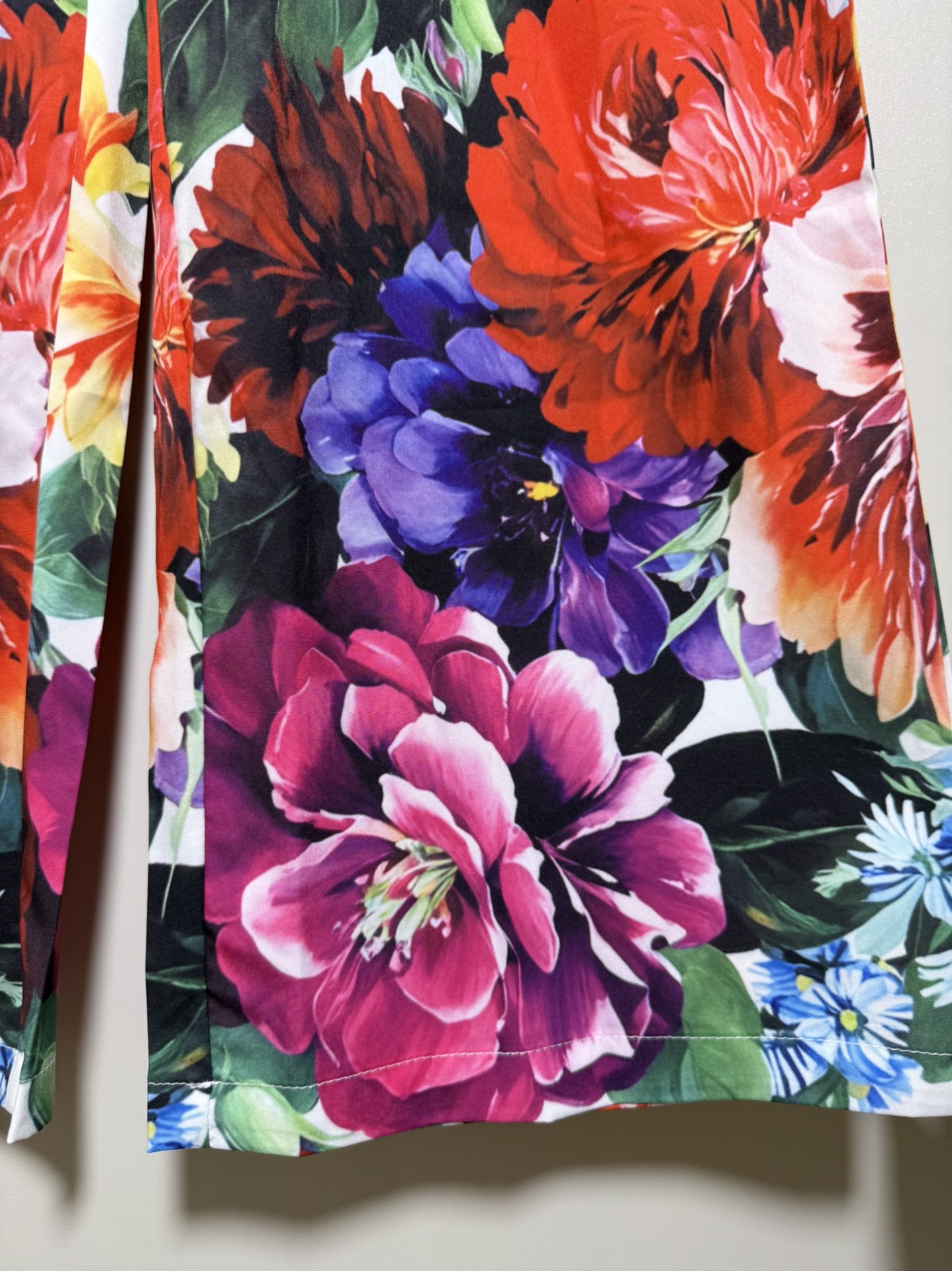 Luxury Women’s Clothing Collection: Dolce & Gabbana x Douga Bennet Sicilian Style – Vibrant, Floral, and Chic - 图片 6