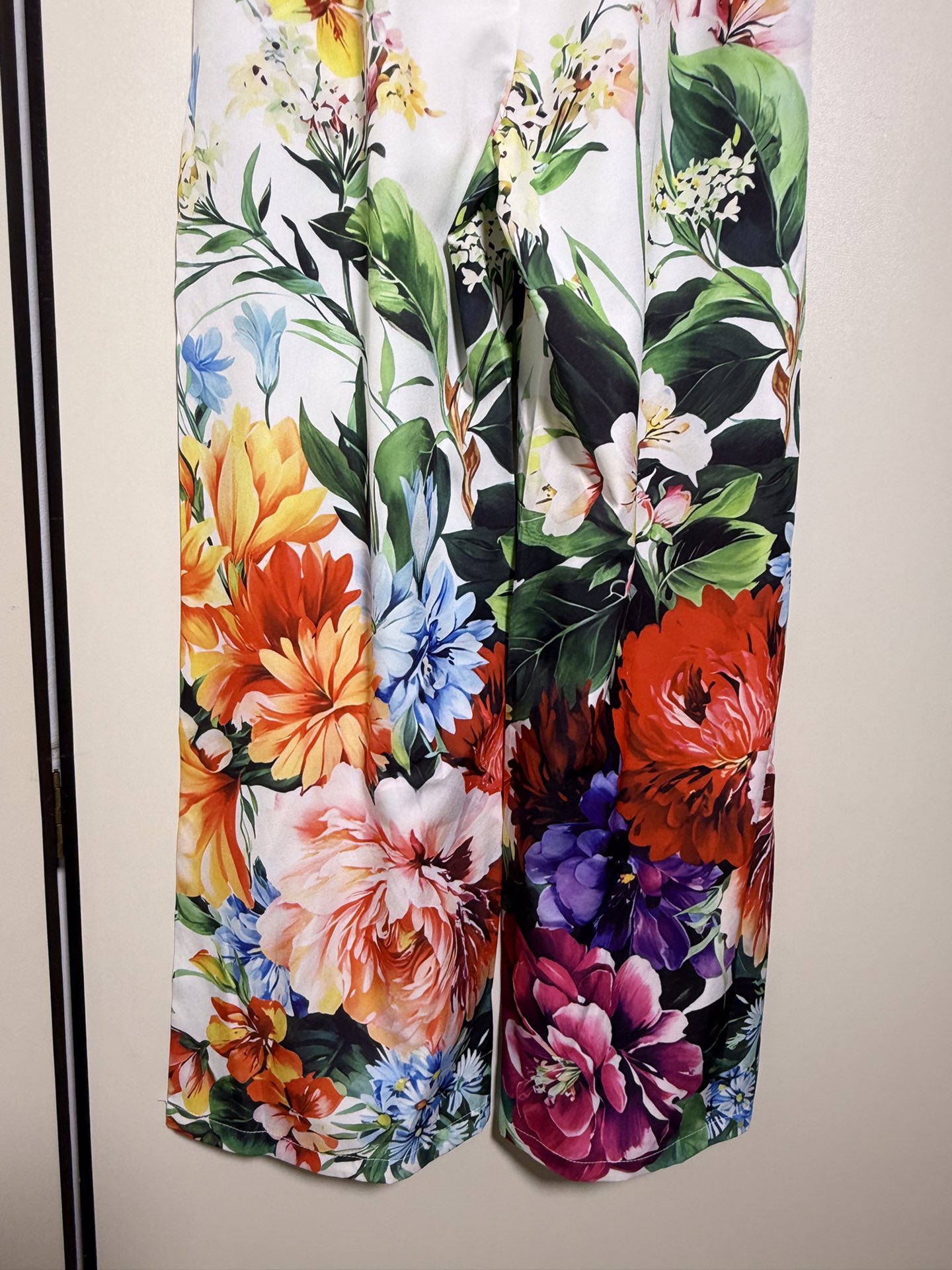 Luxury Dolce & Gabbana Women’s Clothes: Sicilian Style with Dazzling Flowers, High Quality Packaging - 图片 8
