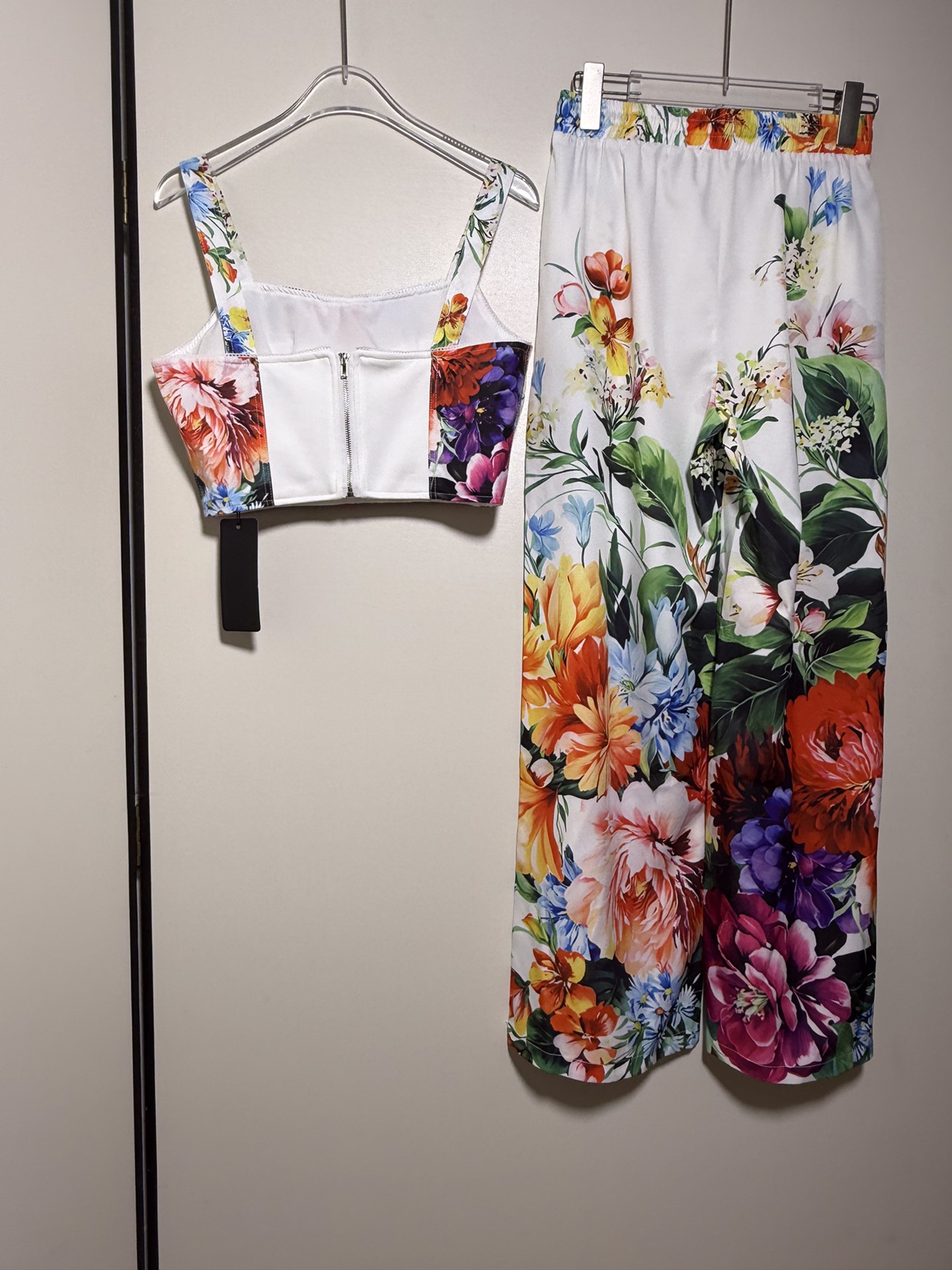 Luxury Women’s Clothing Sets Inspired by Sicilian Style and Elegance, Available in Various Sizes - 图片 2