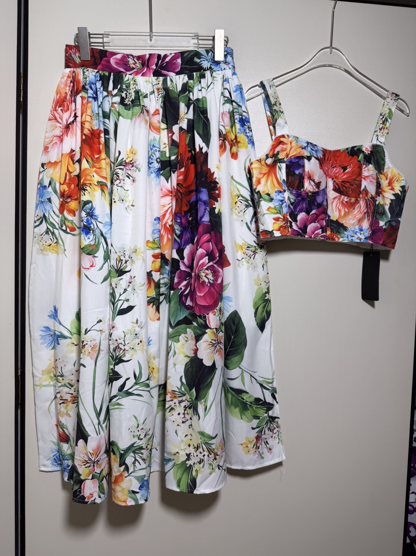 Luxurious Women’s Clothing Sets: Dolce & Gabb*ana/Dougall Bennet, Sicilian Style, Rich Details, SMLXL - 图片 2