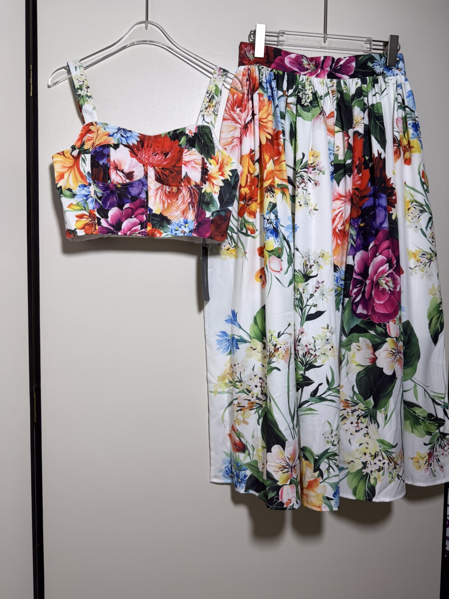 Luxurious Women’s Clothing Sets: Dolce & Gabb*ana/Dougall Bennet, Sicilian Style, Rich Details, SMLXL - 图片 1