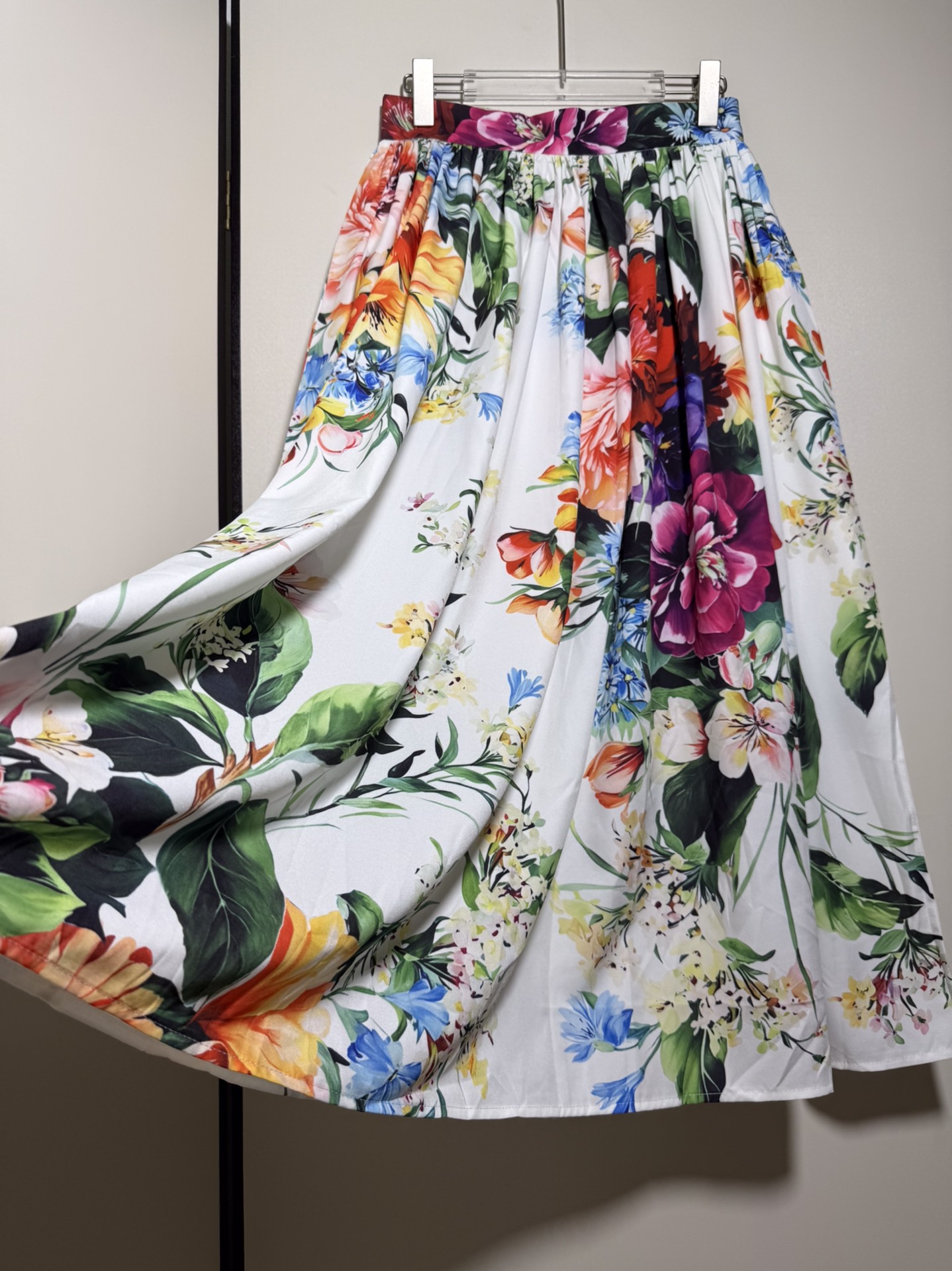 Luxurious Women’s Clothing Sets: Dolce & Gabb*ana/Dougall Bennet, Sicilian Style, Rich Details, SMLXL - 图片 9