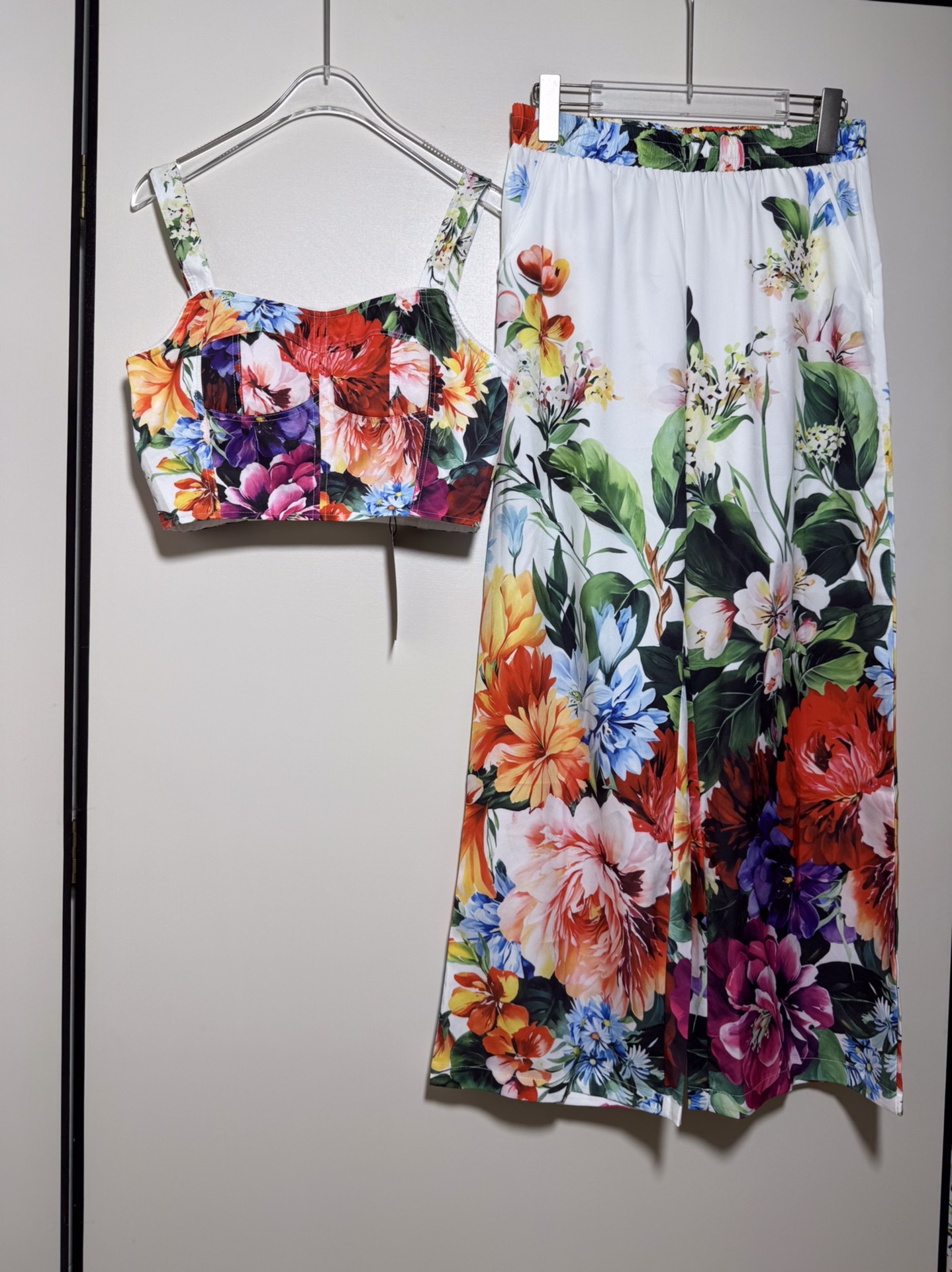 Luxury Women’s Clothing Sets by Dolce & Gabbana: Sicilian Style for the Elite.