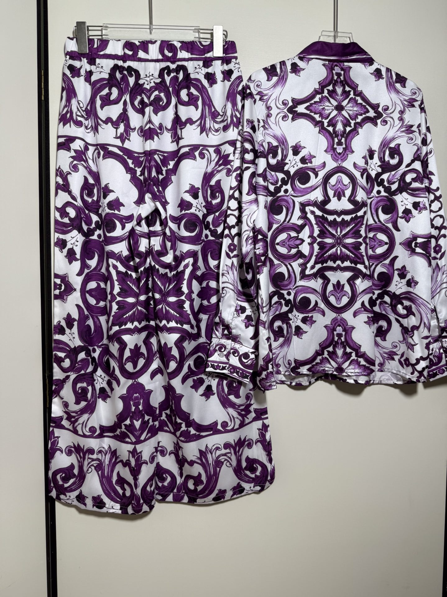 High-End Quality Women’s Clothing Sets with D&G/Dolce & Gabbana Package in Various Sizes - 图片 4