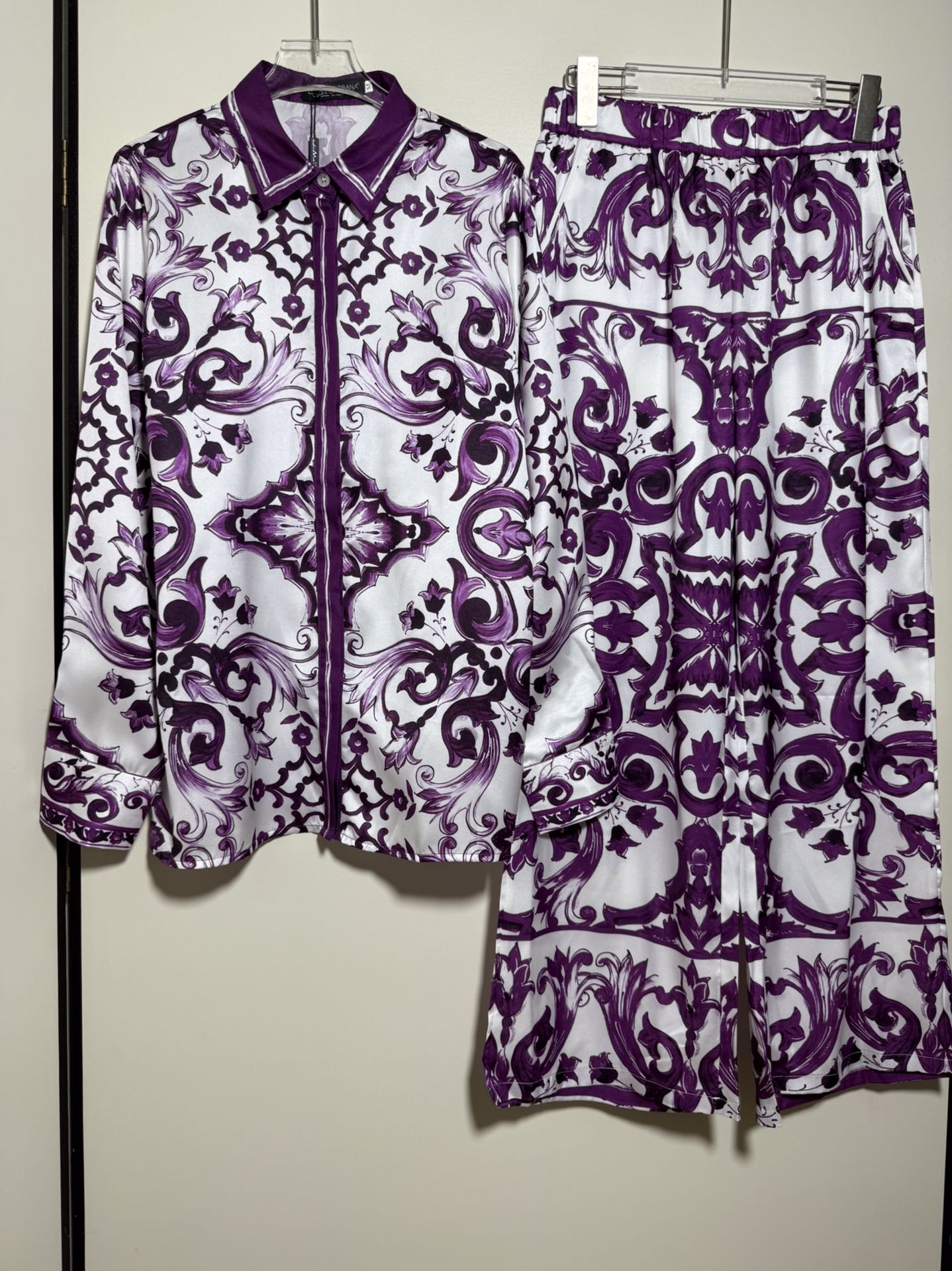 High-End Quality Women’s Clothing Sets with D&G/Dolce & Gabbana Package in Various Sizes - 图片 1