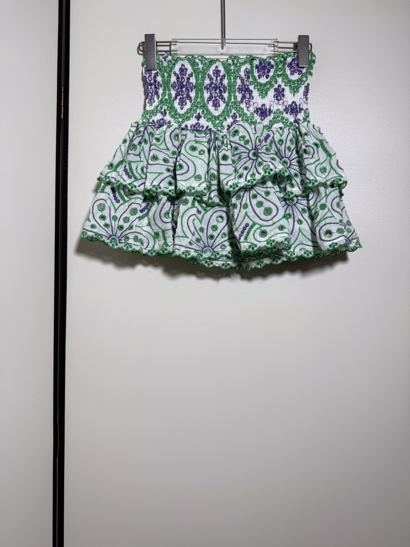 High-End Quality Women’s Suit Featuring Z-Worker Embroidery, One-Shoulder Tops, and Mini Skirt. - 图片 4