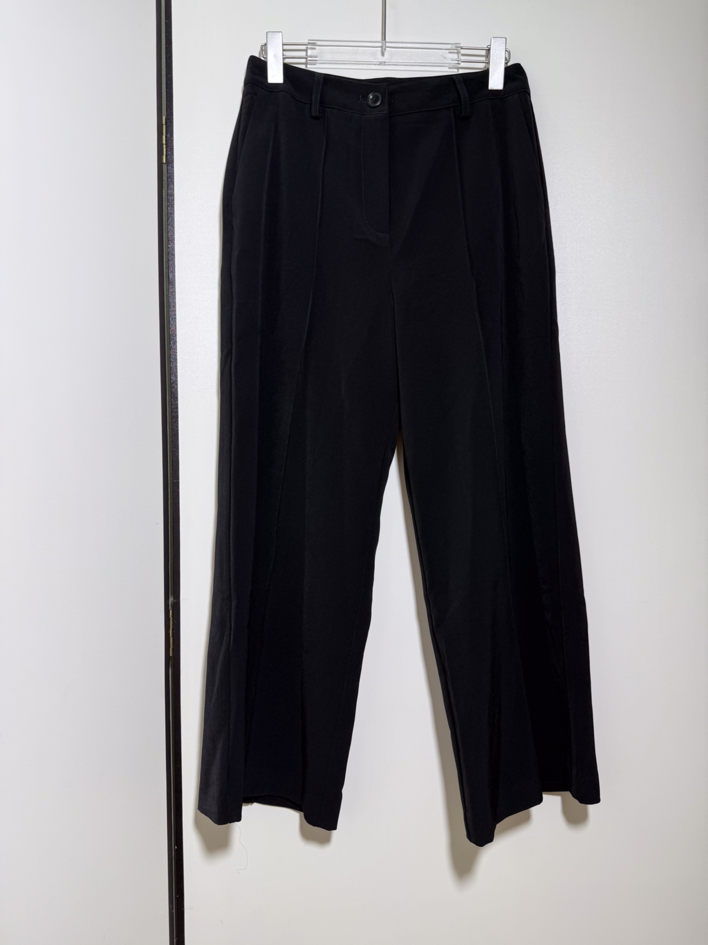 High-End Women’s Dress Set: Black and White V Belt, Long Sleeves, Pants, Suit - 图片 6