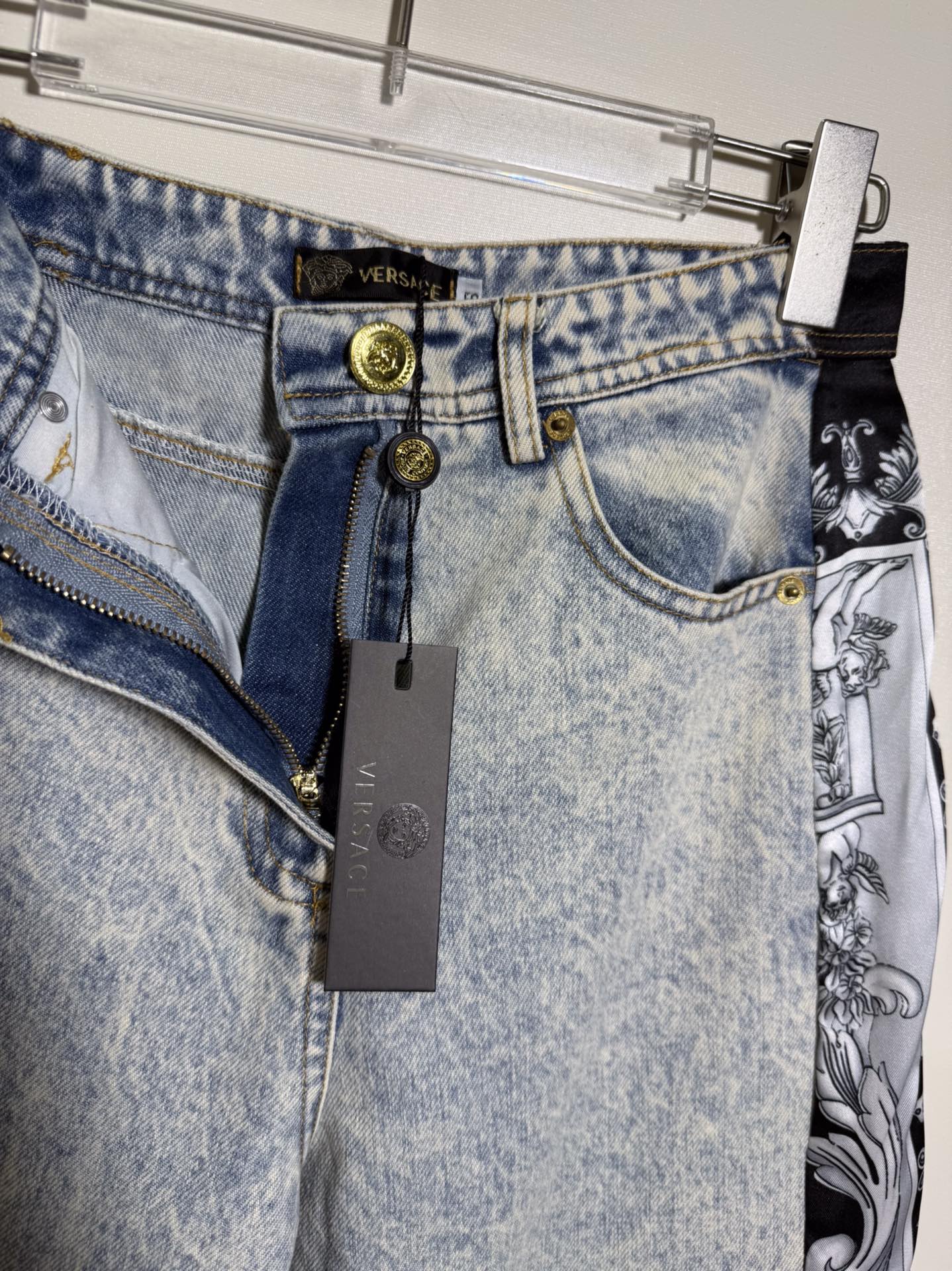 High-Quality Women’s Cloaks by Ms. Versace/Francissor with Stylish Packaging & Versatile Jeans Sizes - 图片 5