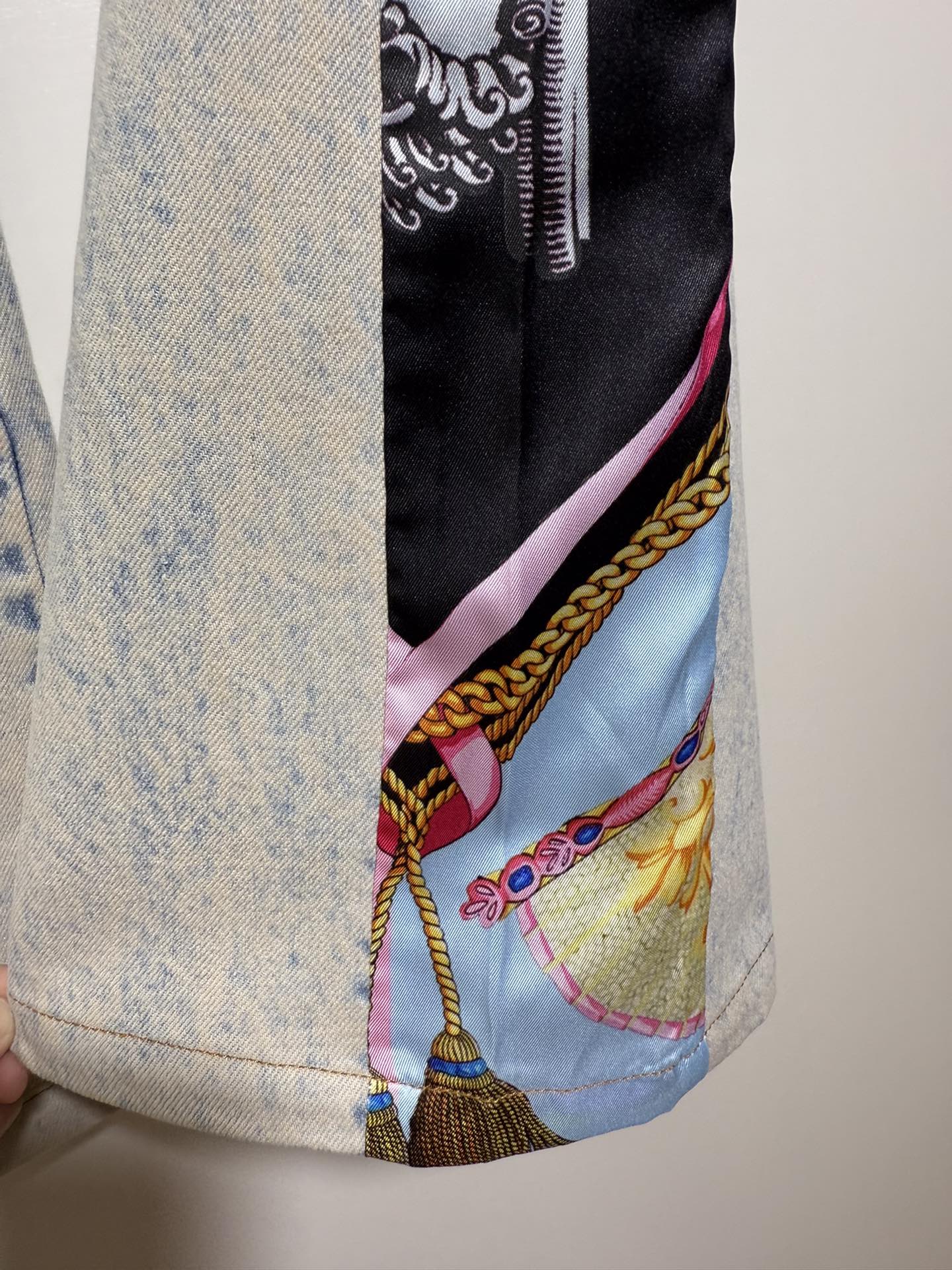 High-end Women’s Cloaks by Ms. Versace/Francissor: Quality with Stylish Packaging & Washable Jeans - 图片 9