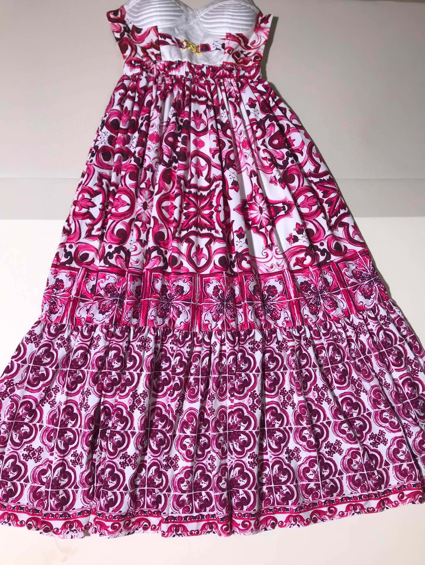 High-End Women’s Clothes: Versace/Vanthorger Series with Metal Decoration, Chest Detail, Long Skirts - 图片 4
