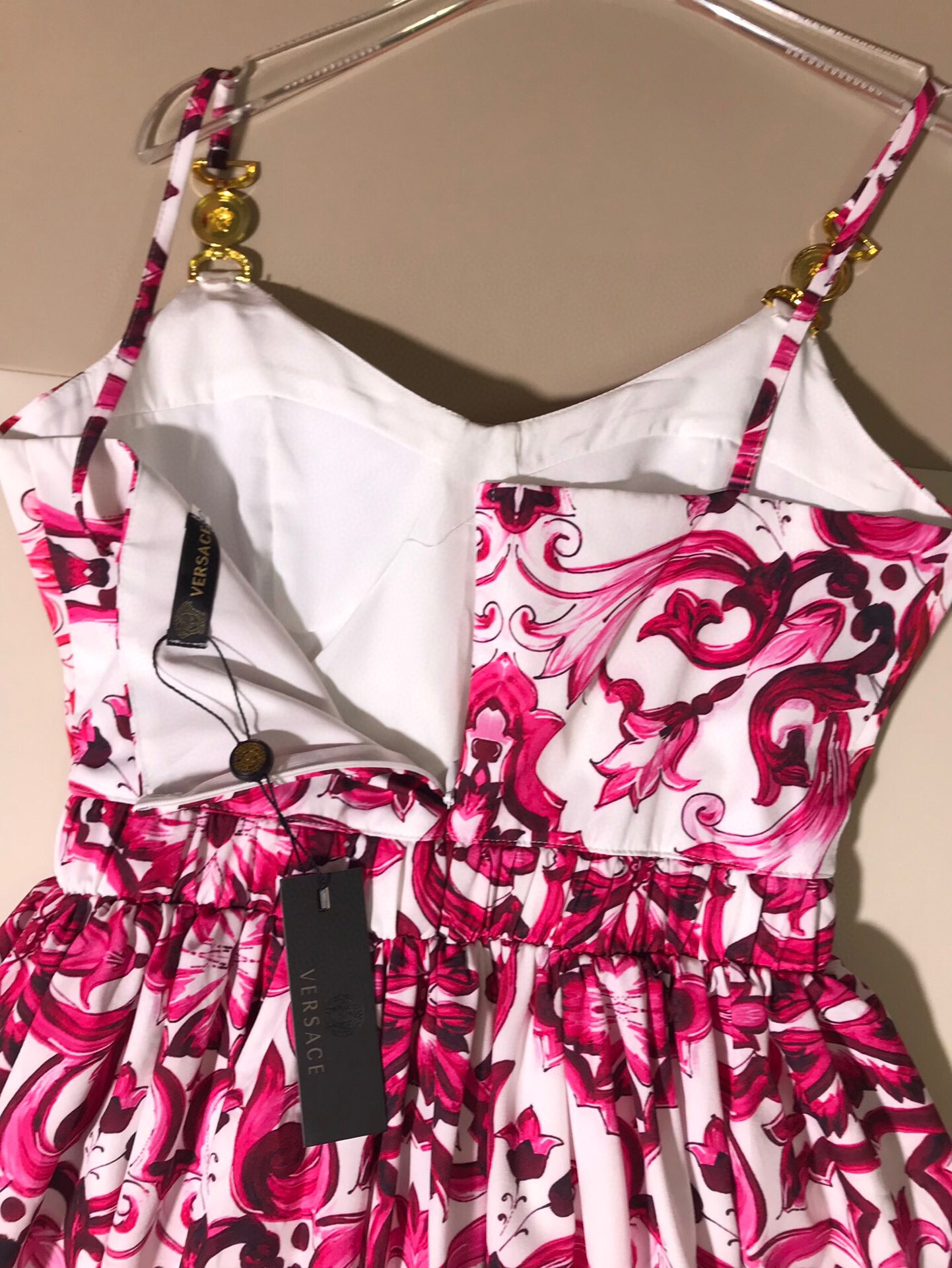High-End Women’s Clothes: Versace/Vanthorger Series with Metal Decoration, Chest Detail, Long Skirts - 图片 9