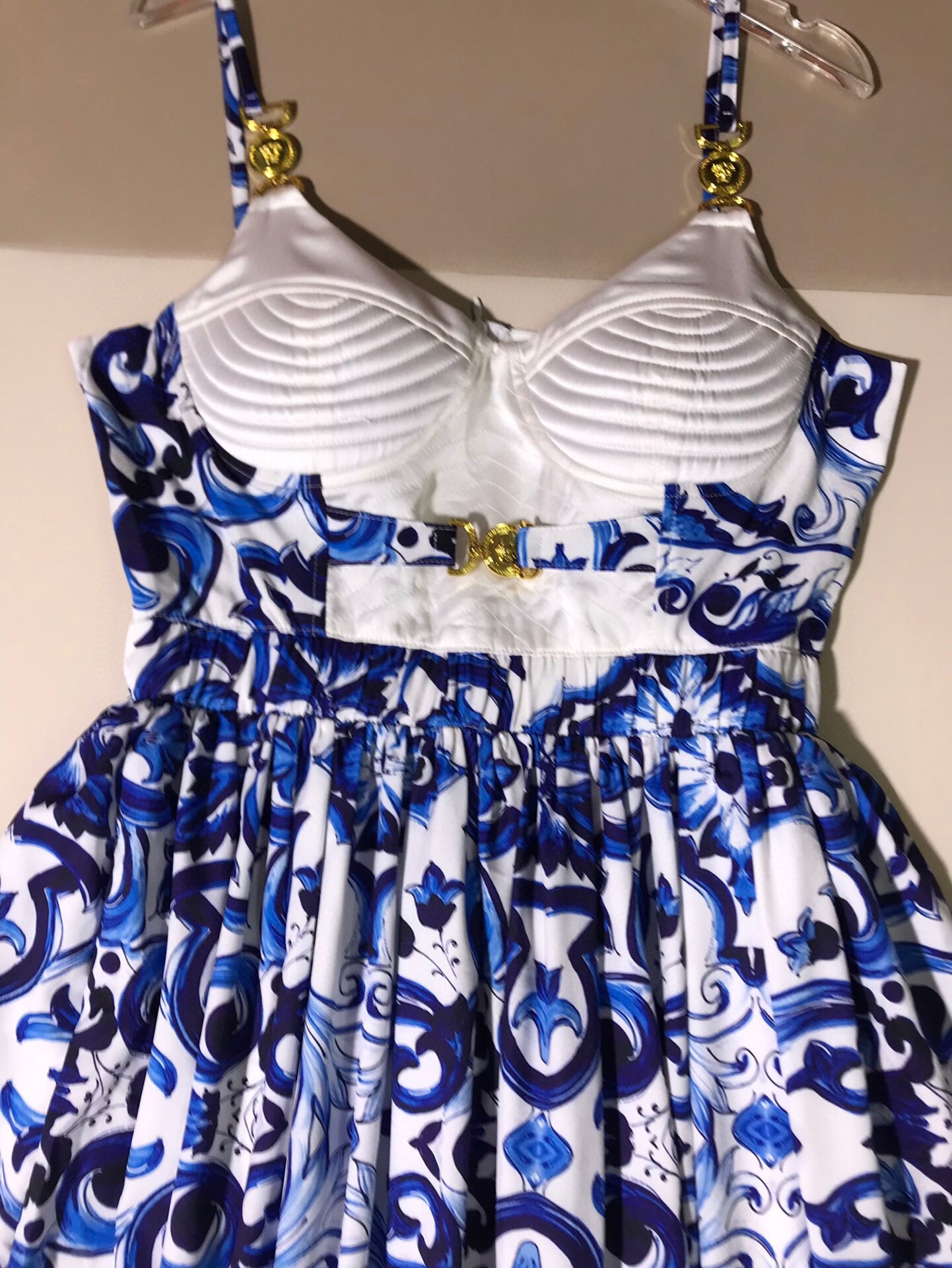 High-End Women’s Clothes: Versace/Vanthorger Lace Decoration, Large Chest, Long Skirts - 图片 5