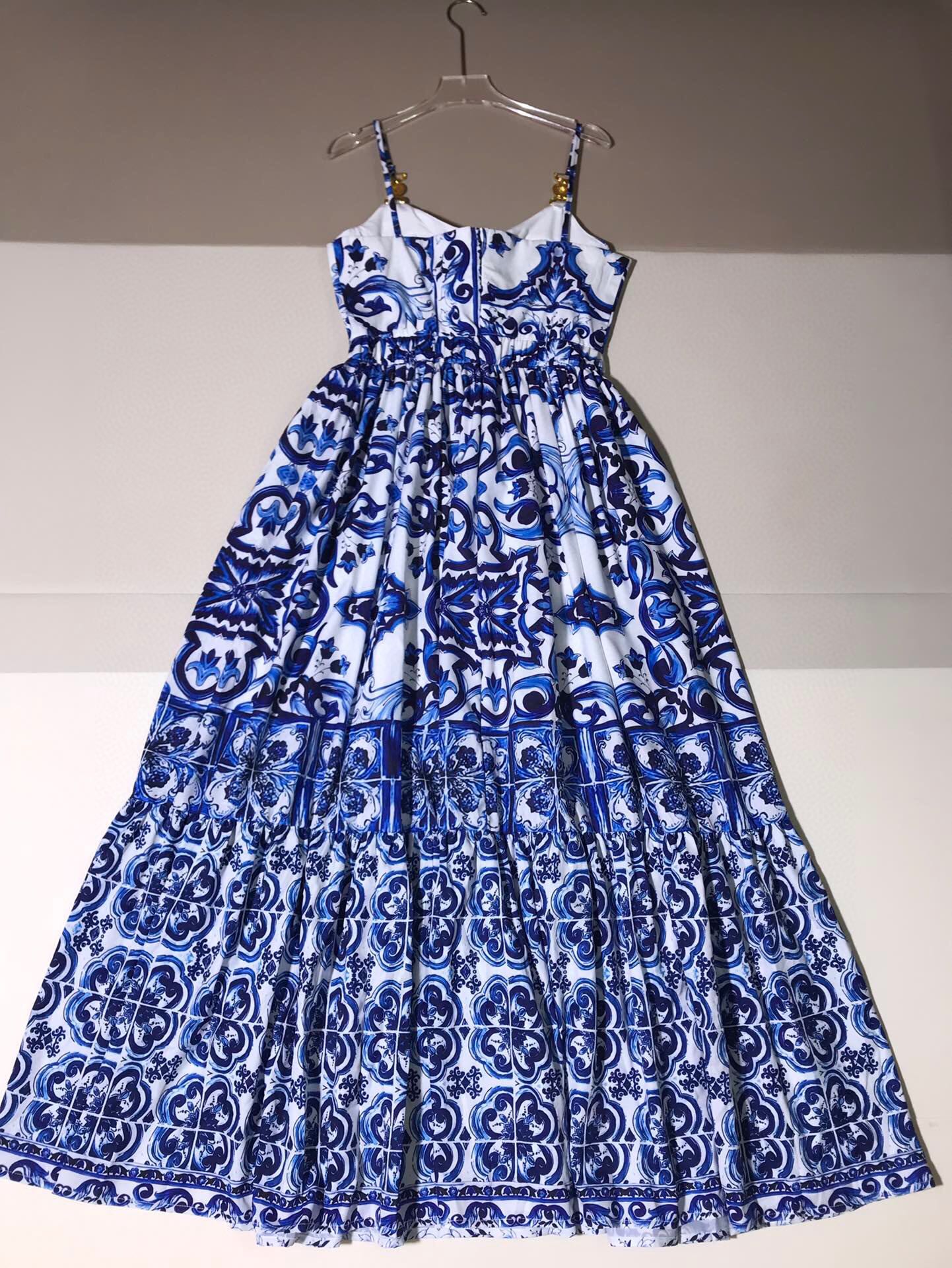 High-End Women’s Clothes: Versace/Vanthorger Lace Decoration, Large Chest, Long Skirts - 图片 2