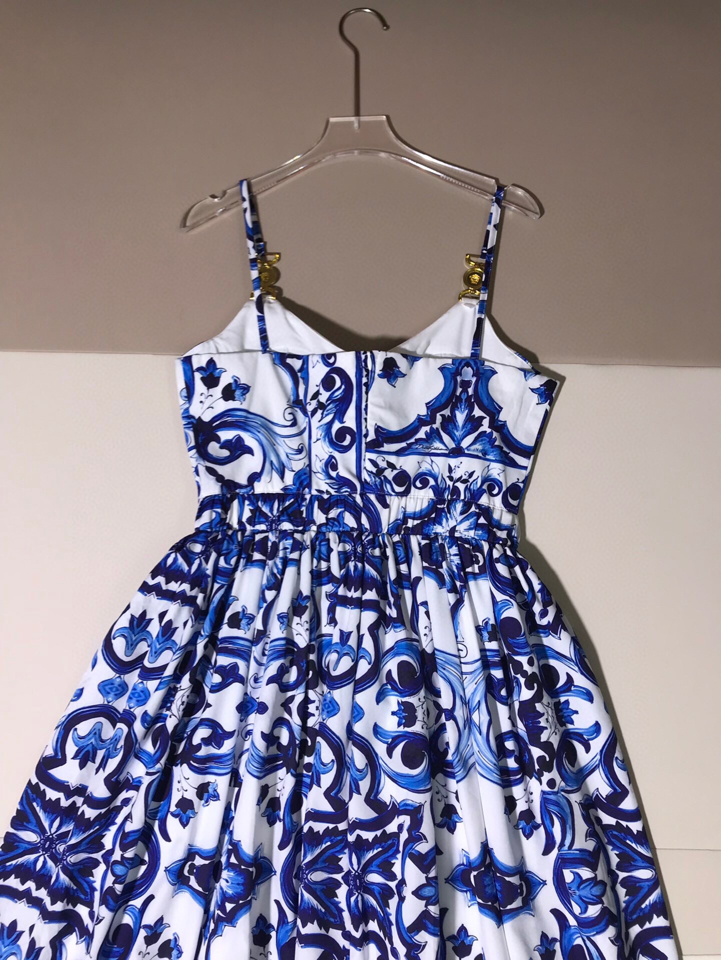High-End Women’s Clothes: Versace/Vanthorger Lace Decoration, Large Chest, Long Skirts - 图片 7