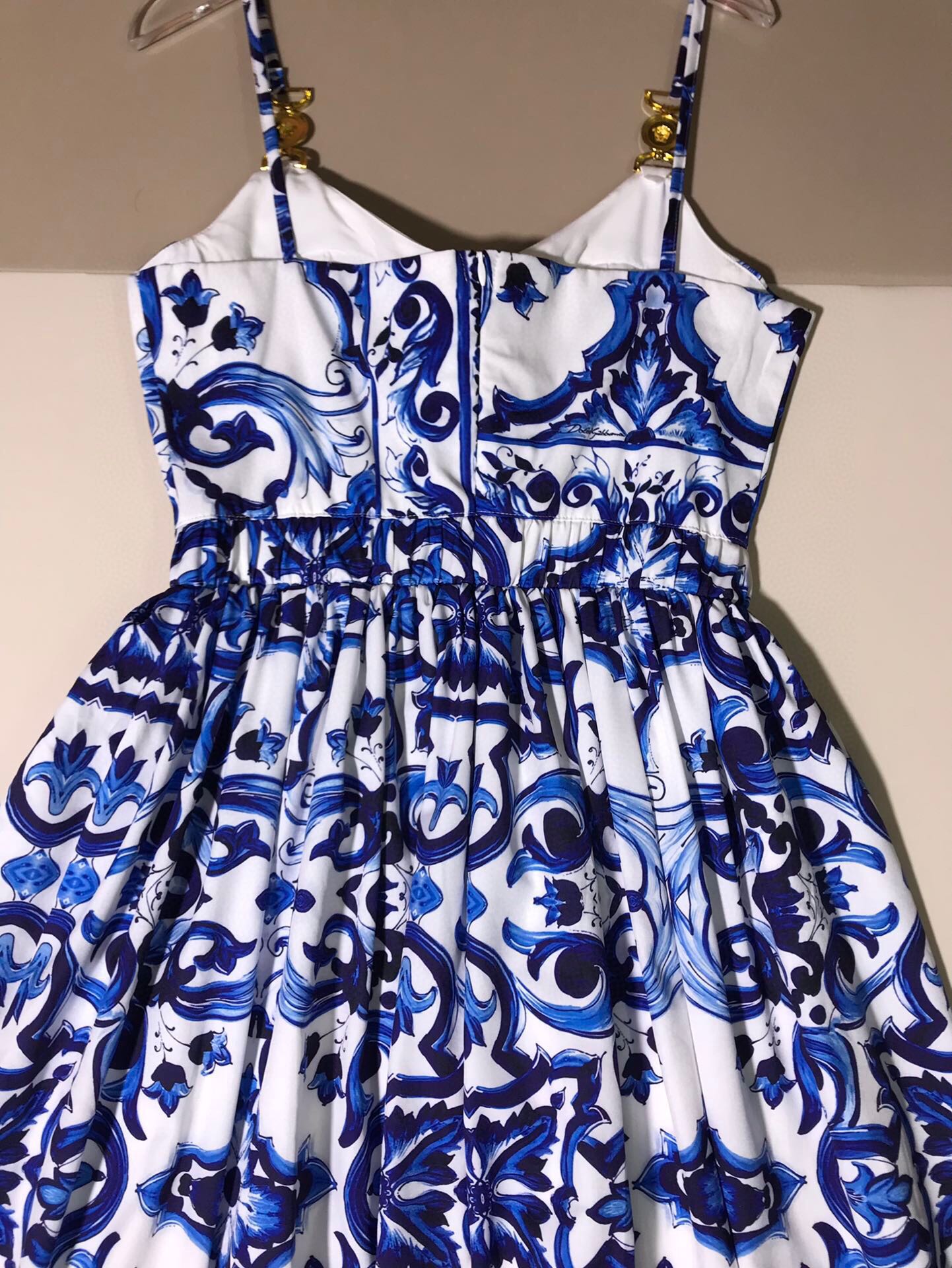 High-End Women’s Clothes: Versace/Vanthorger Lace Decoration, Large Chest, Long Skirts - 图片 8