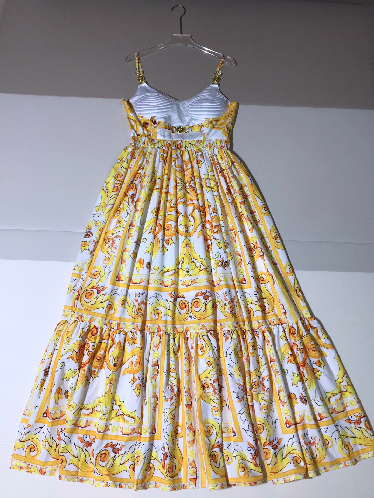 High-End Women’s Clothes: Versace/Vanthorger Series with Metal Decoration, Large Chest, Long Skirts - 图片 1