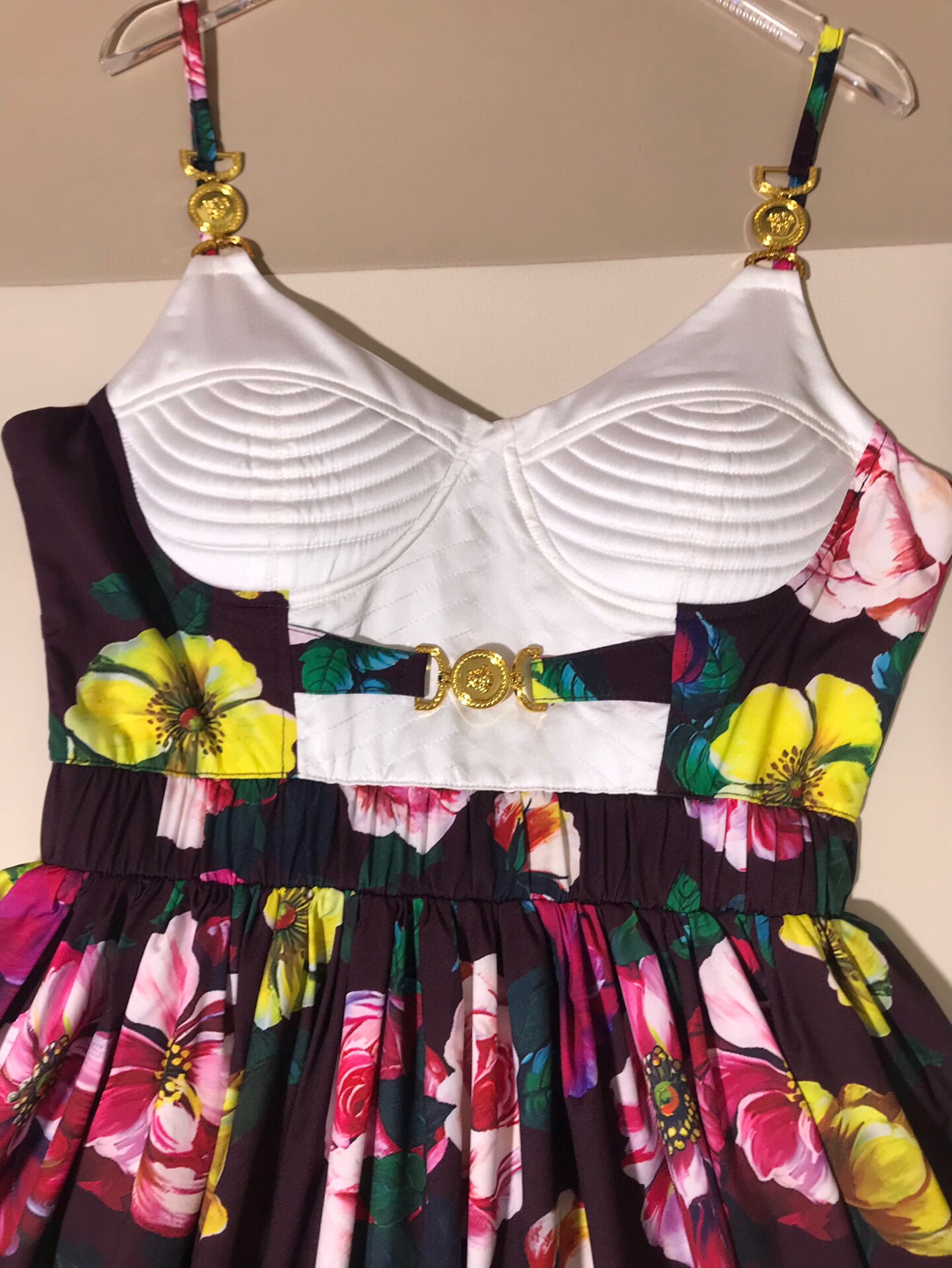 Luxury Women’s Clothing: Versace/Vanthructor’s Explosive Floral Collection with Metal Buttons & Long Skirt - 图片 5