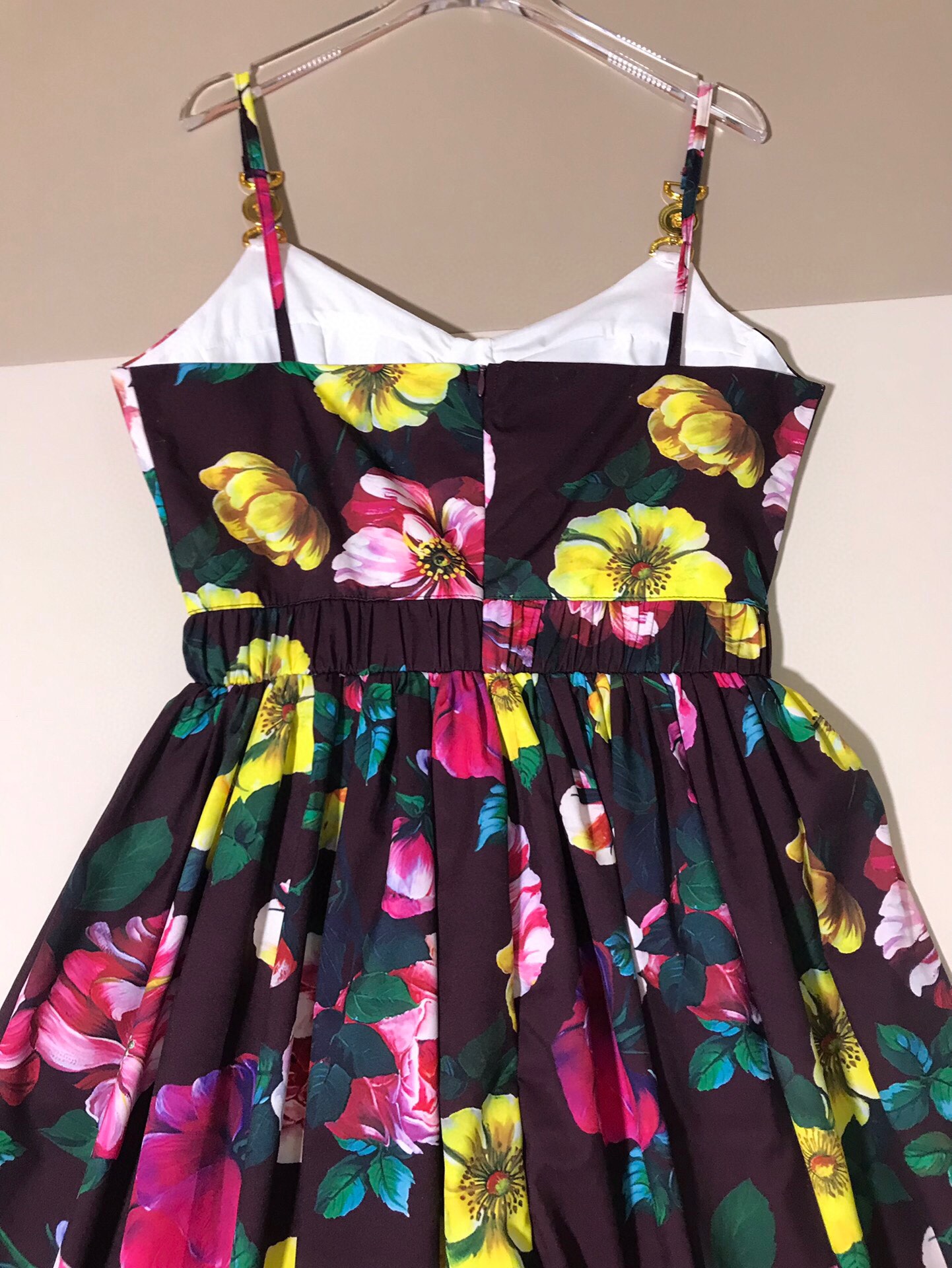 Luxury Women’s Clothing: Versace/Vanthructor’s Explosive Floral Collection with Metal Buttons & Long Skirt - 图片 9